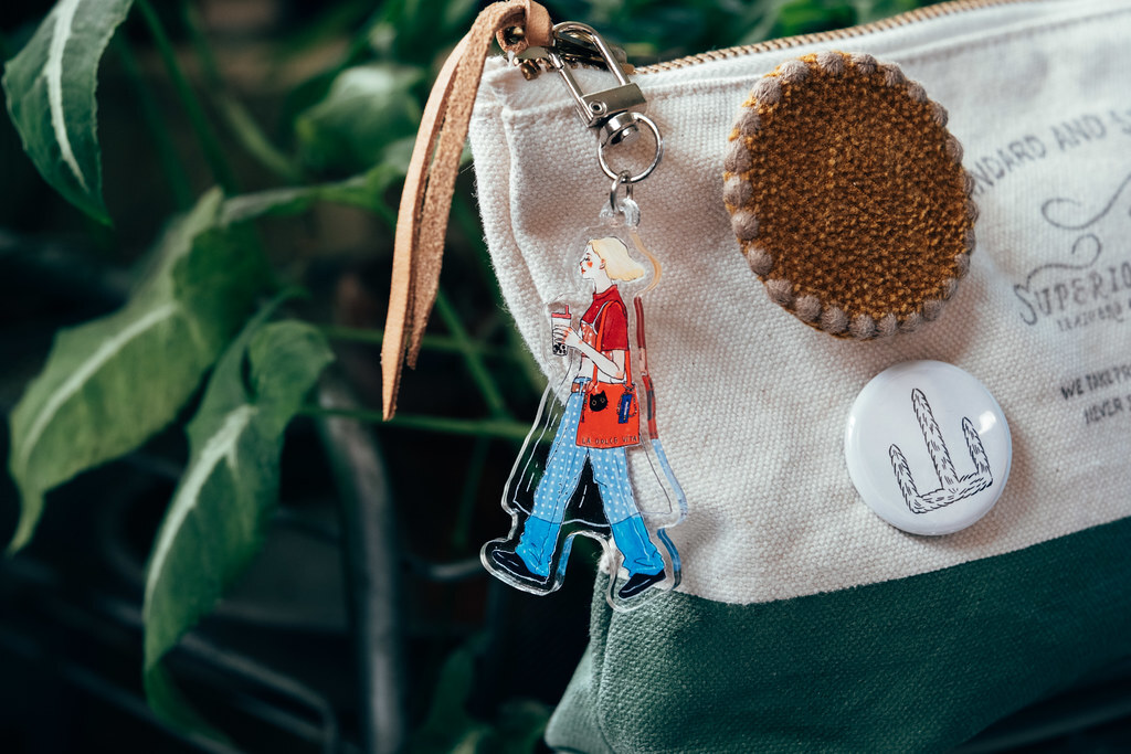 喝珍珠奶茶女孩 我們快樂地向前走 系列 壓克力吊飾｜甜蜜生活La Dolce Vita 台灣