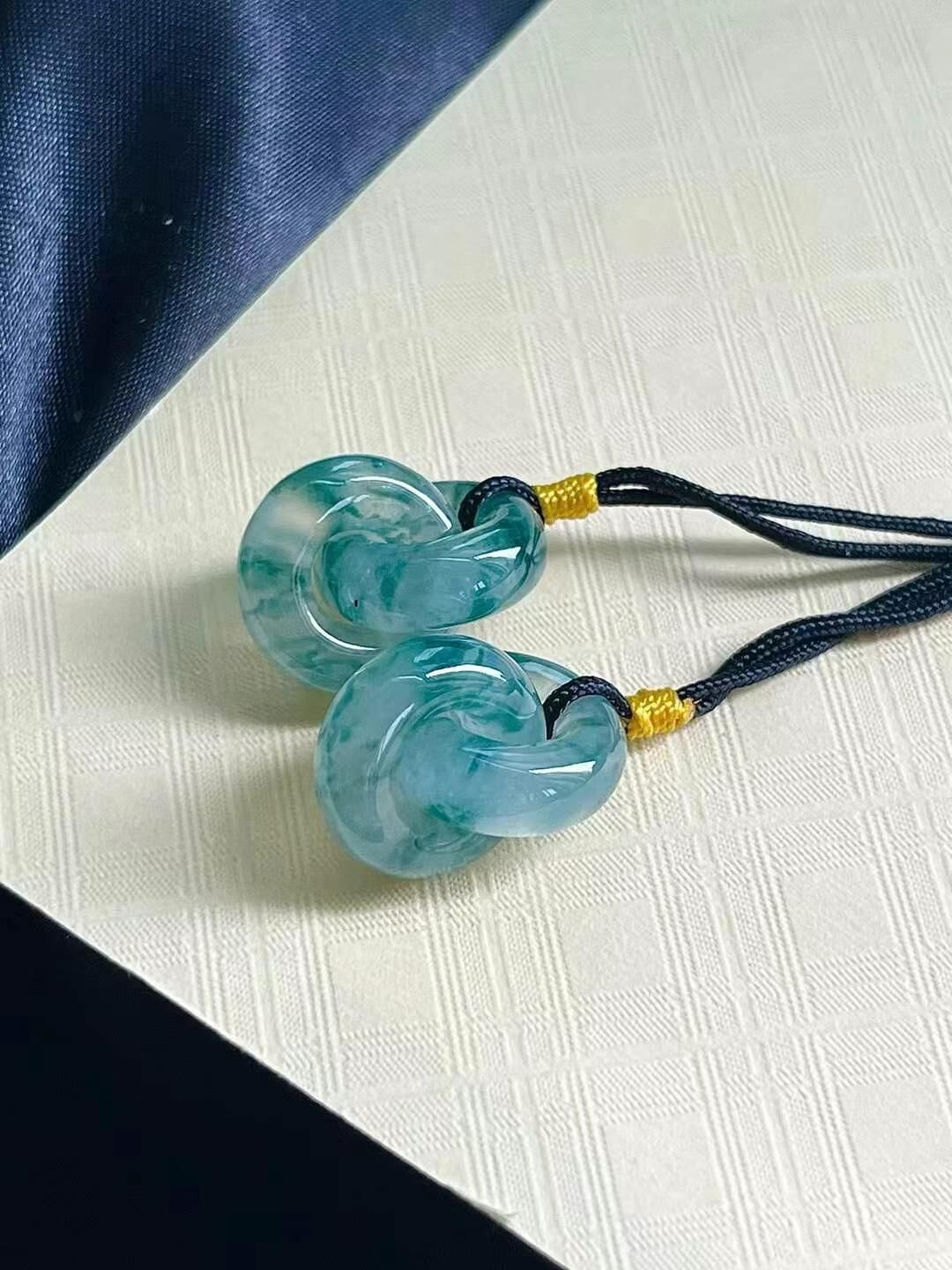 529312 翡翠玉環一對