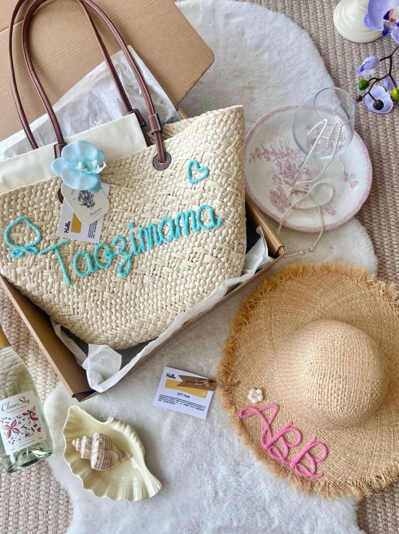 𝐊𝐫.𝐈𝐀𝐌 x 𝐓𝐡𝐚𝐢𝐥𝐚𝐧𝐝 𝐇𝐚𝐧𝐝𝐦𝐚𝐝𝐞 馥芮白繡字草編織袋