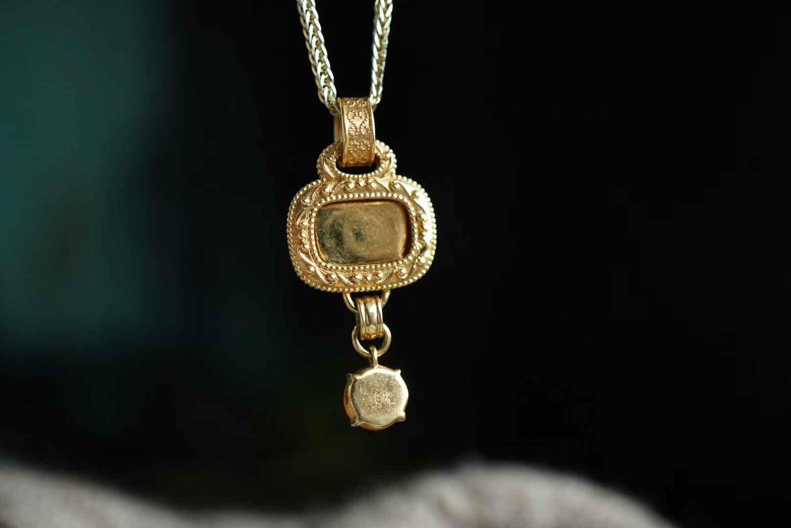 529823 翡翠隨形高冰陽綠吊墜