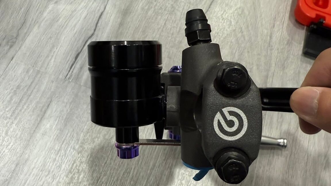 【999R】廣昇 999R 直插式油杯 直插油杯 RCS總泵 CNC直上型油杯 左右通用