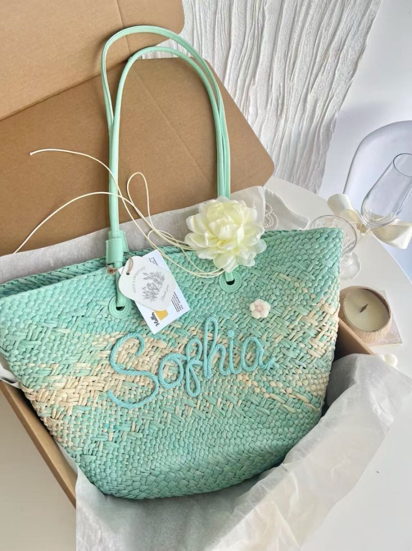 𝐊𝐫.𝐈𝐀𝐌 x 𝐓𝐡𝐚𝐢𝐥𝐚𝐧𝐝 𝐇𝐚𝐧𝐝𝐦𝐚𝐝𝐞 薄荷曼波草繡字草編織袋 (小號)