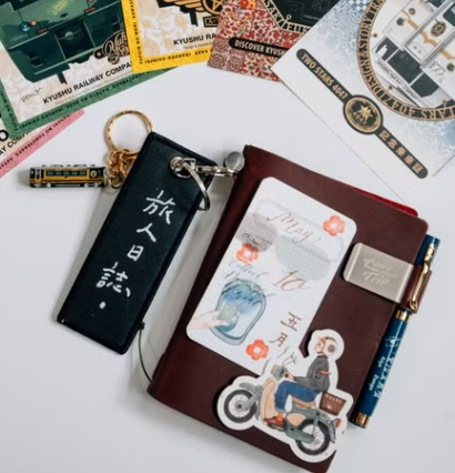 旅人日誌 永遠無懼 雙面 飛行飄帶鑰匙圈｜甜蜜生活La Dolce Vita 台灣