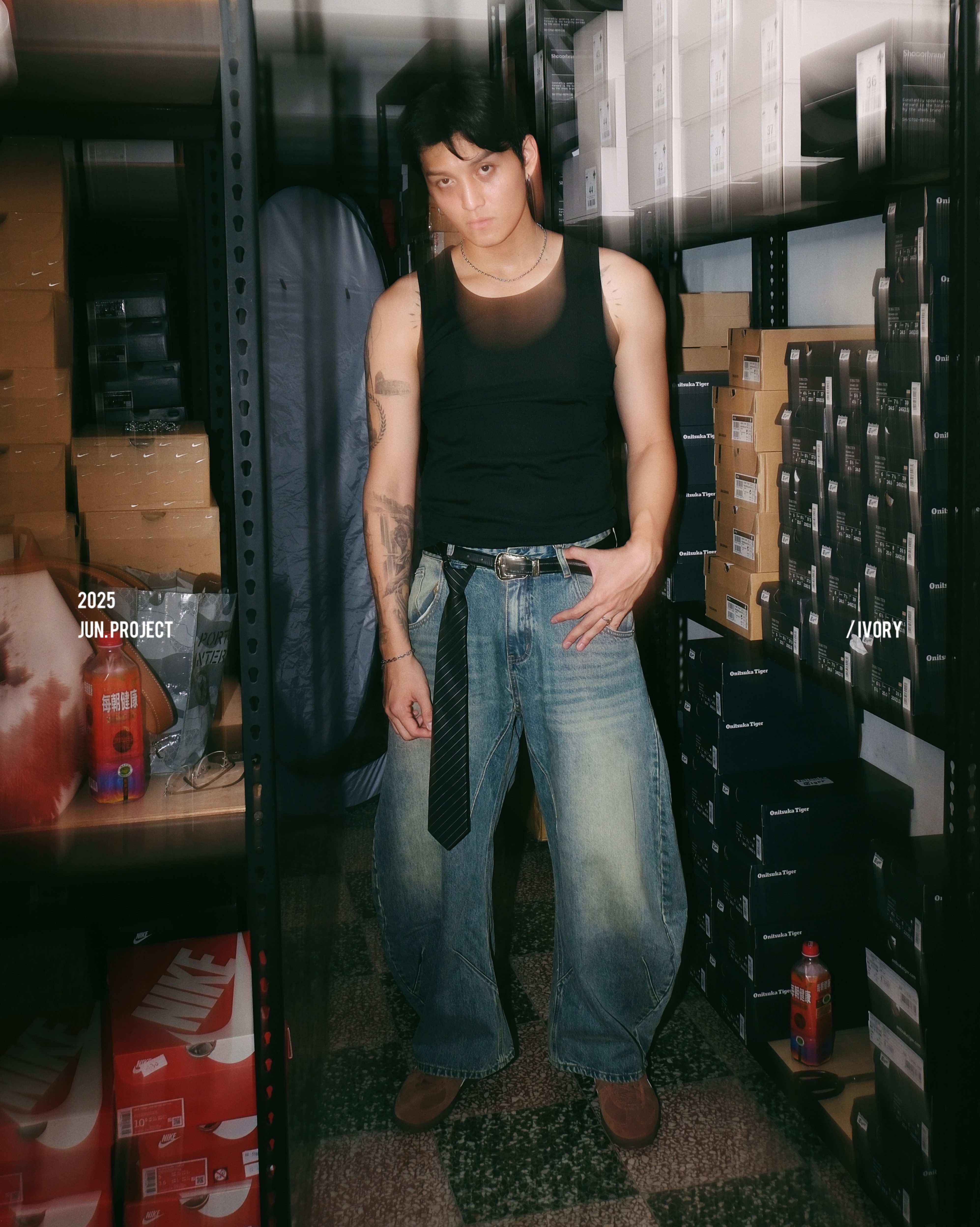 IVORY 彎刀 割線 復古水洗 錐型 牛仔褲 水洗藍【CK9367】