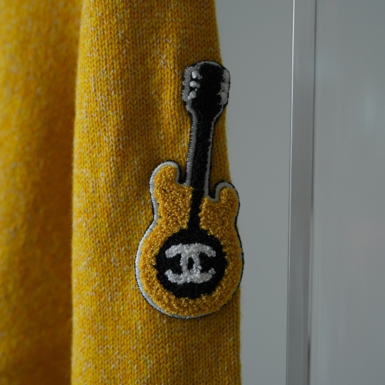 Chanel 黃色針織上衣