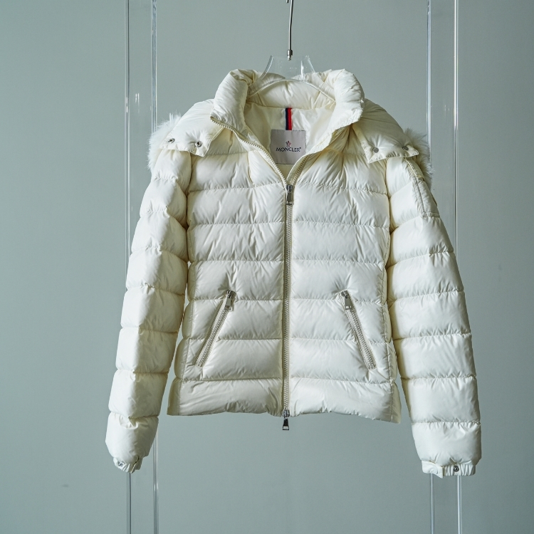 MONCLER 白色毛毛羽絨衣