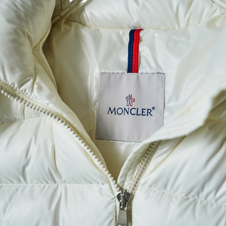 MONCLER 白色毛毛羽絨衣