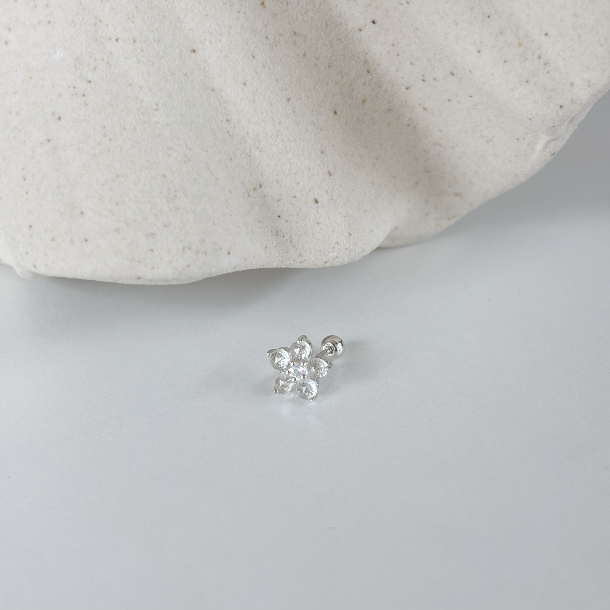 花朵白托帕月光石轉珠耳環