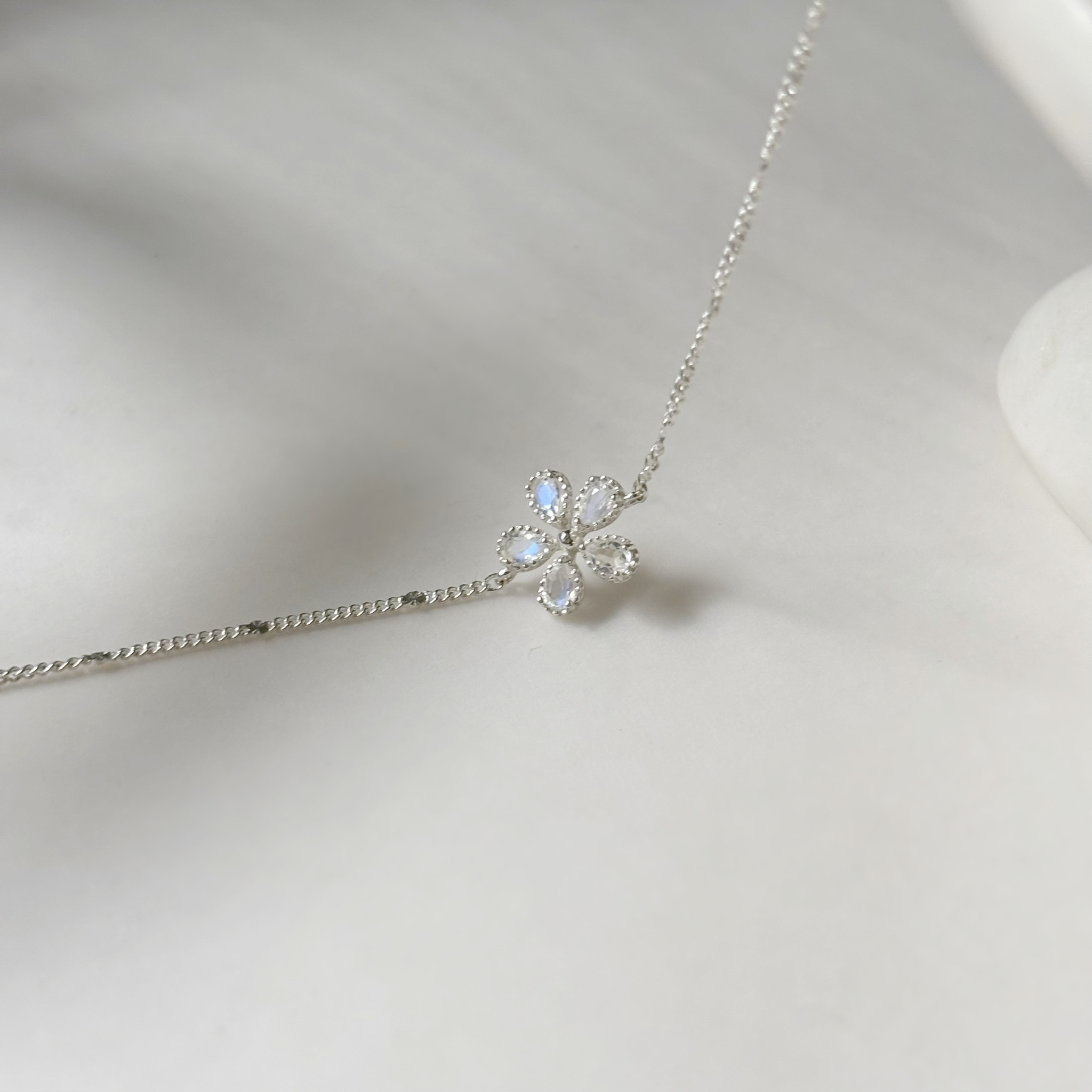 Daisy月光石手鏈