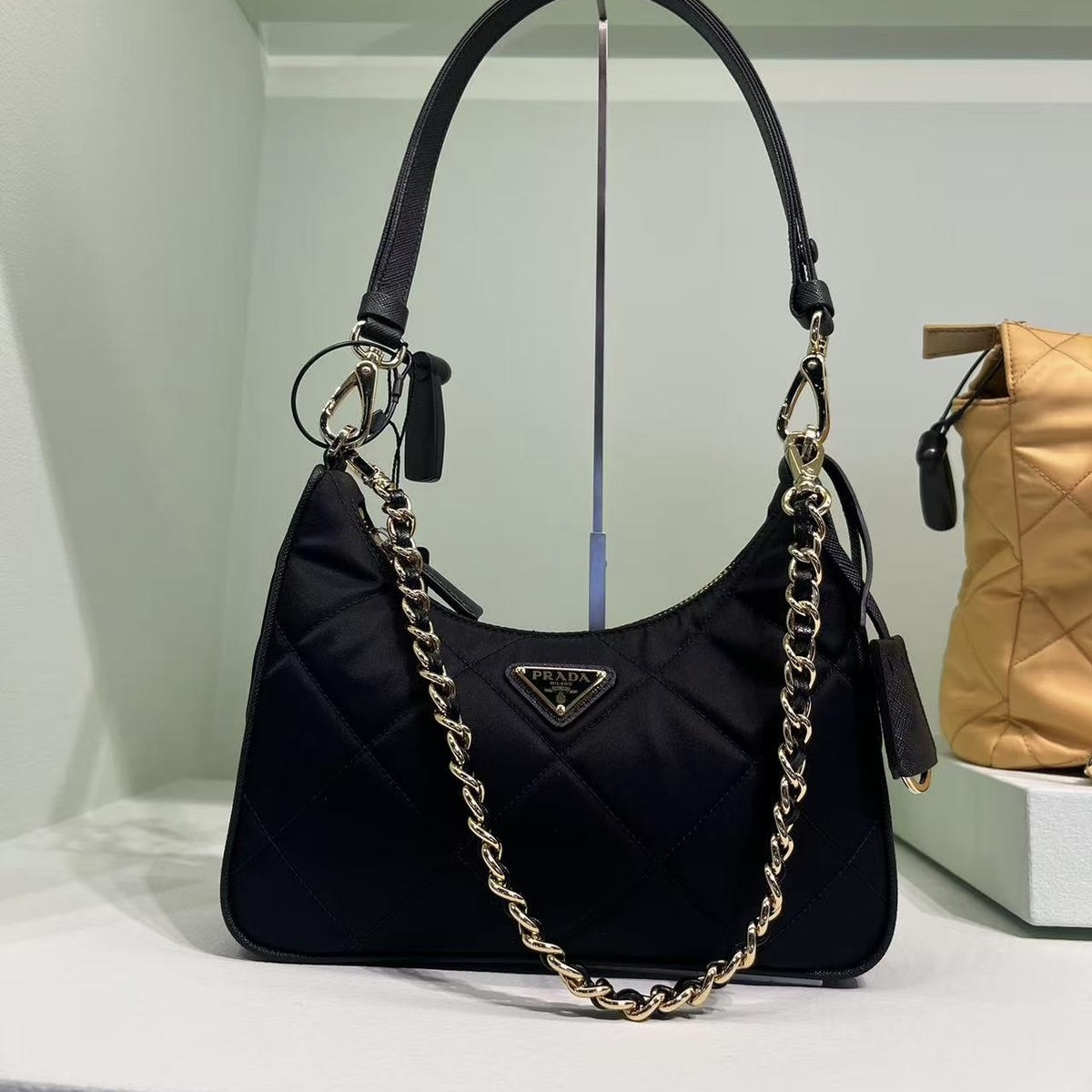 Outlet Prada Hobo Bag