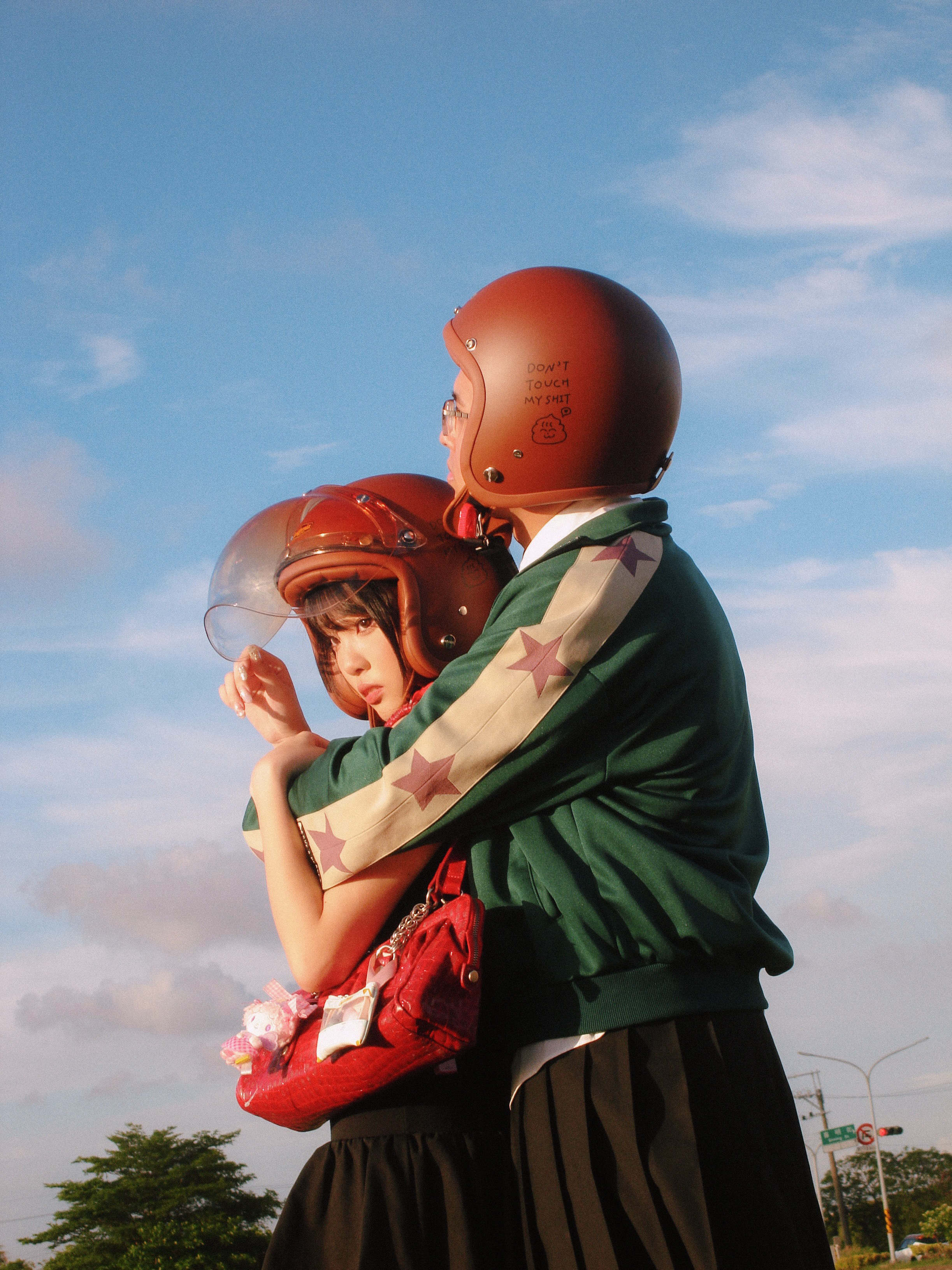 威嗝 X 加州聯名 校屎安全帽（現貨）