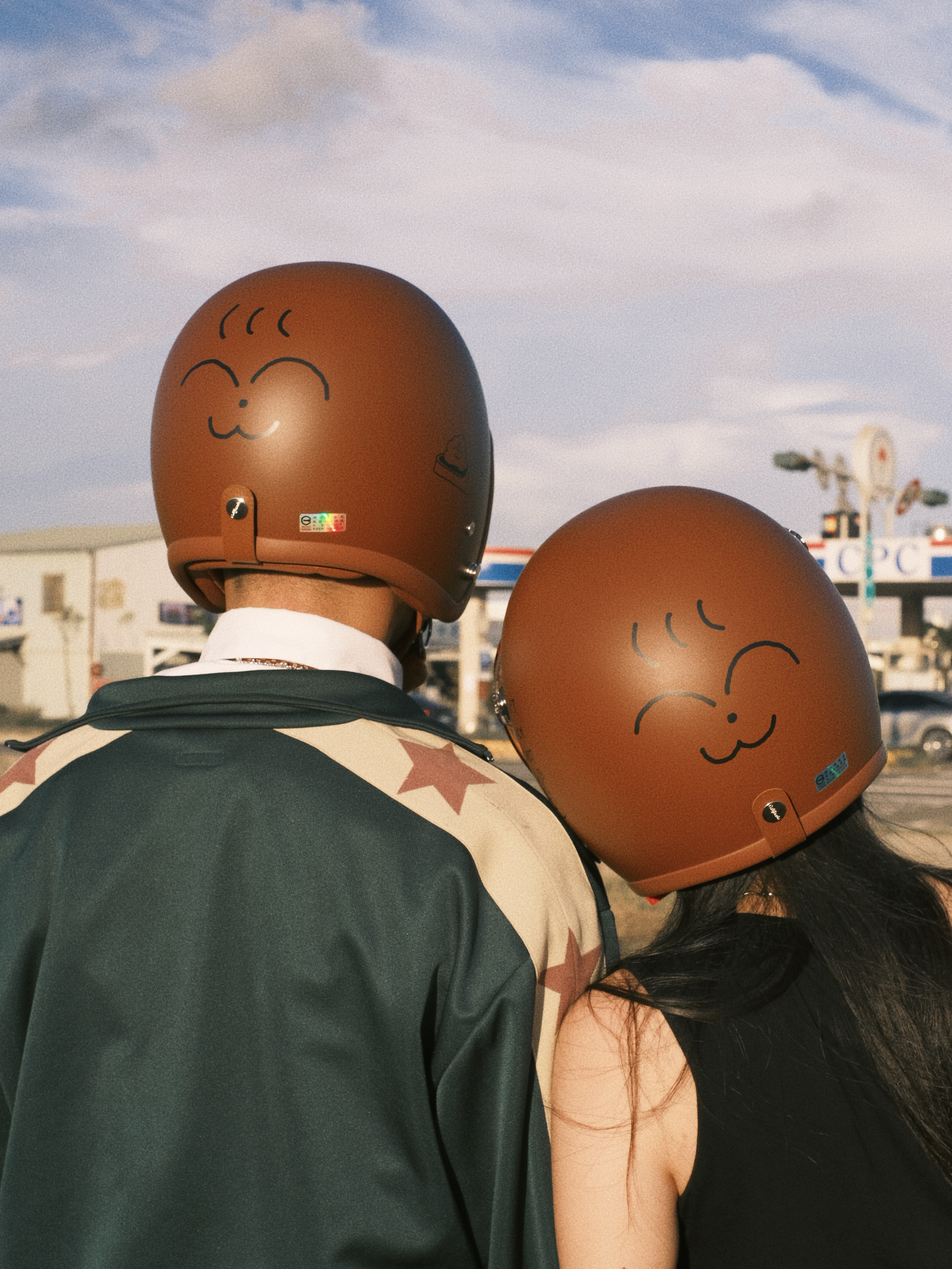 威嗝 X 加州聯名 校屎安全帽（現貨）