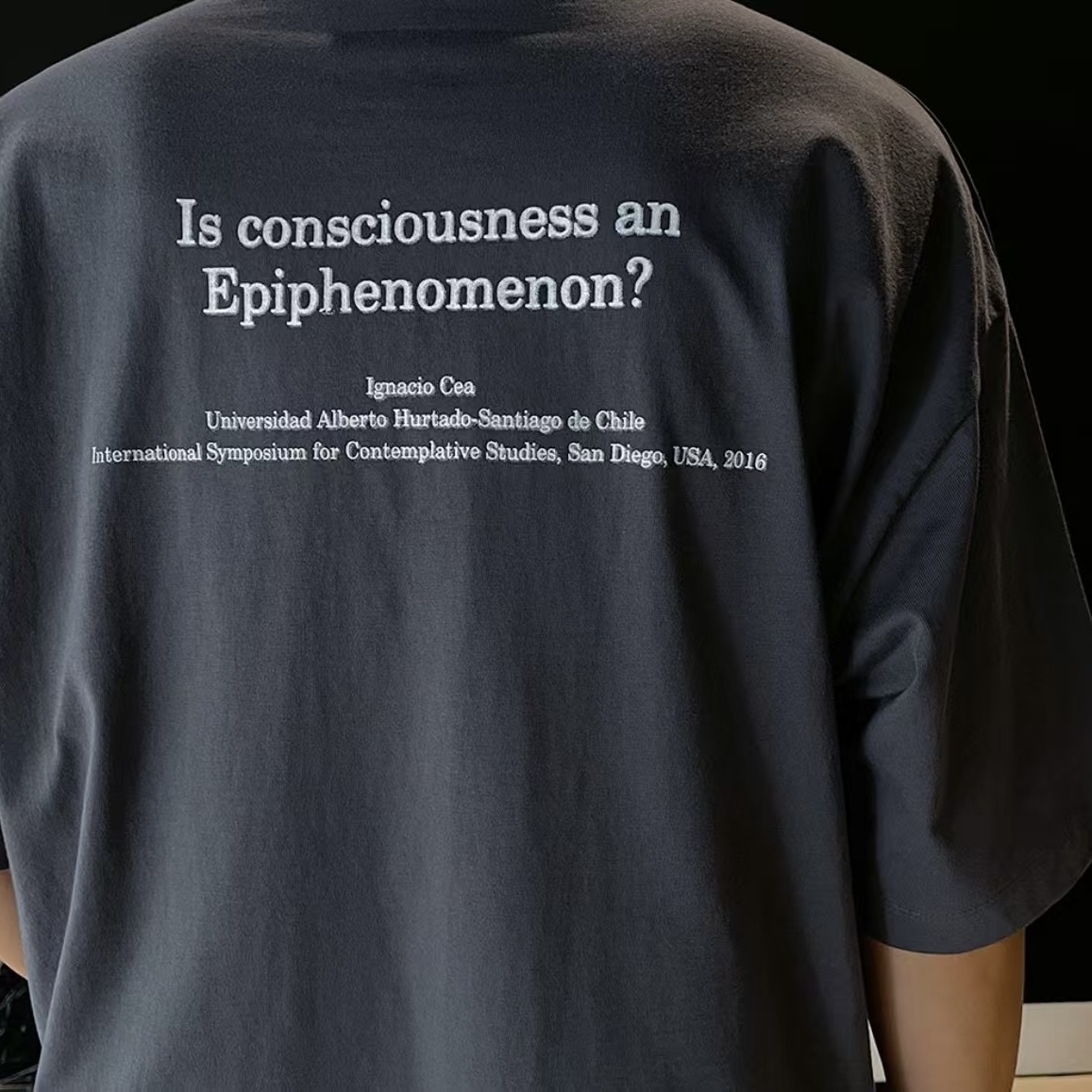 韓國 DEAR 背後英文字體 短袖 T-SHIRT 三色 正韓 上衣 刺繡小字