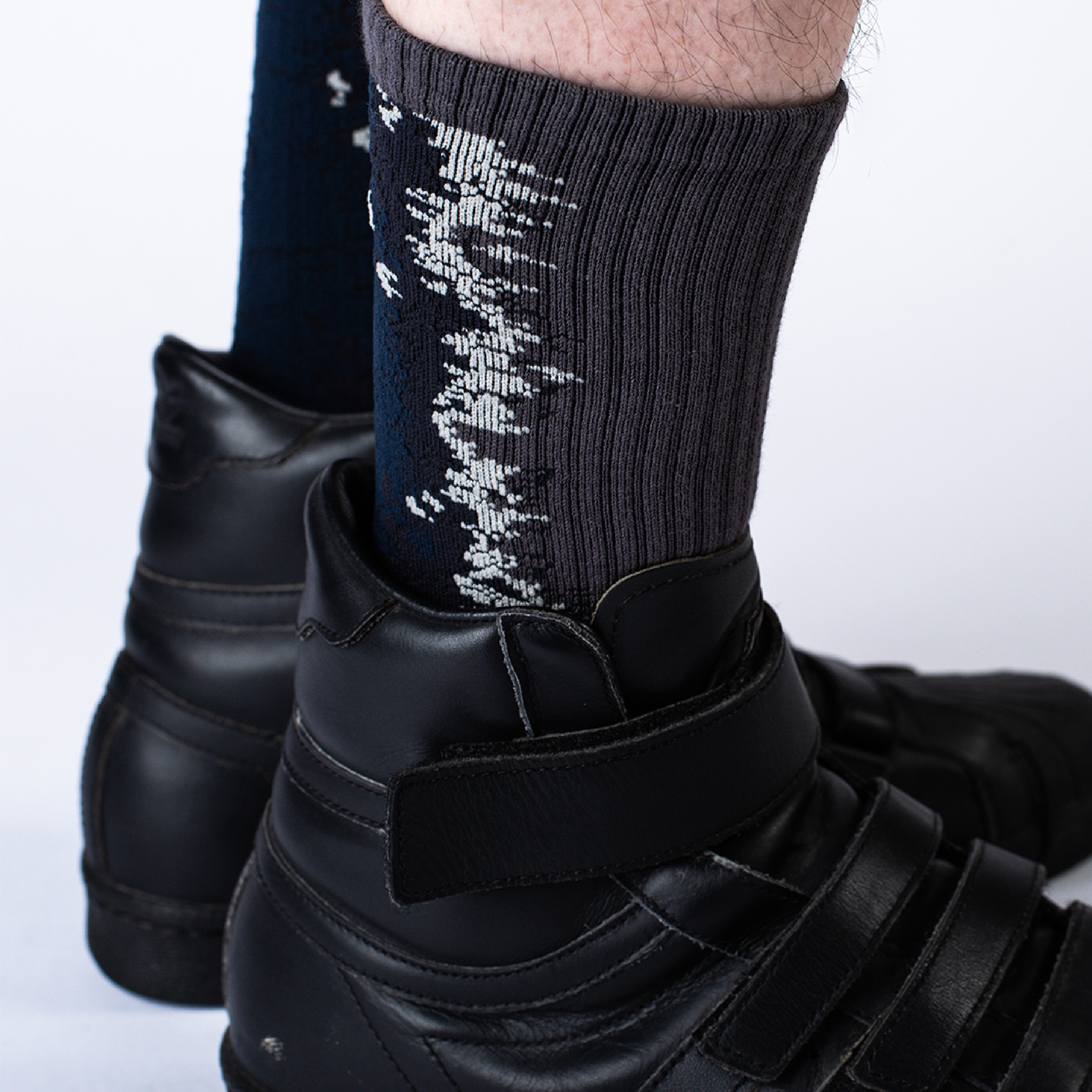 nozzle quiz 後研設計 / Landing Series 彈性抗菌 對目縫合 中高筒休閒襪