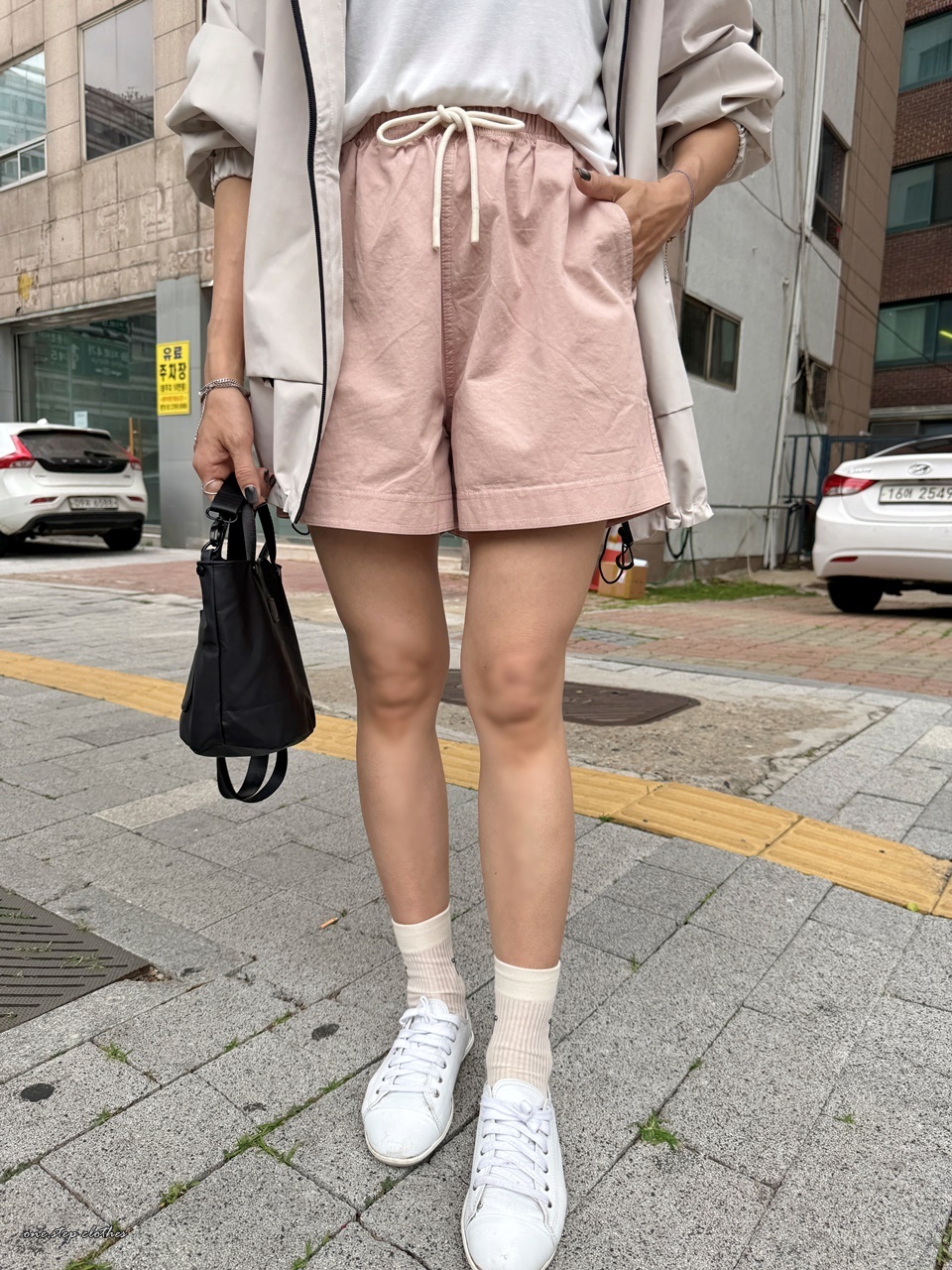 正韓顯瘦馬卡龍綁帶短褲 (粉)