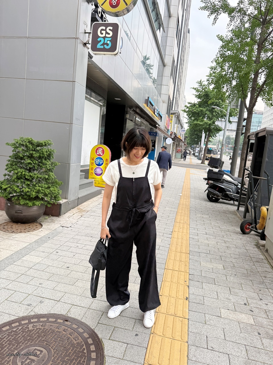 正韓拉鍊薄款縮腰顯瘦吊帶褲 (黑)