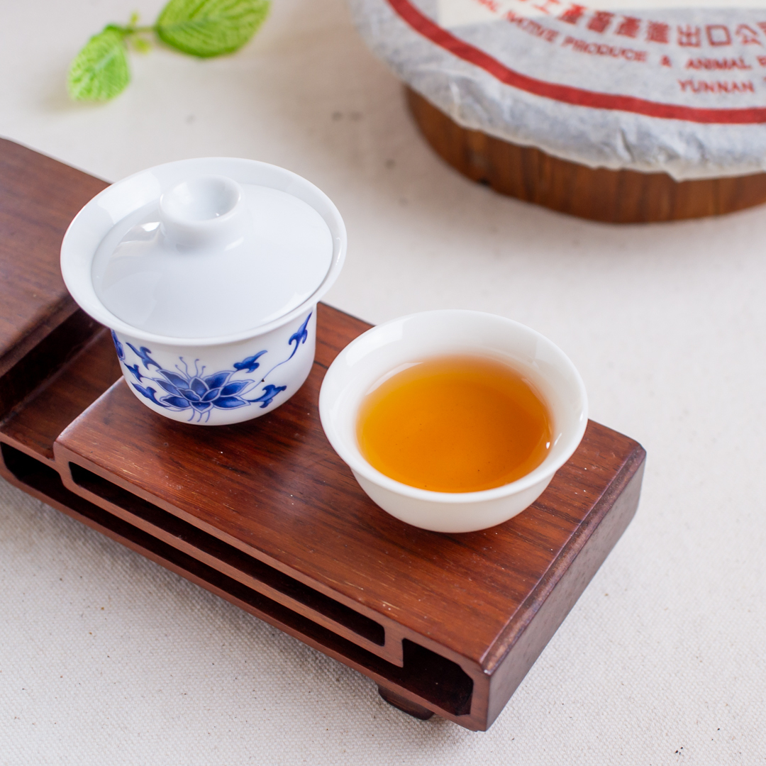 中茶牌古思茅茶廠A級七子茶餅－2001年生餅