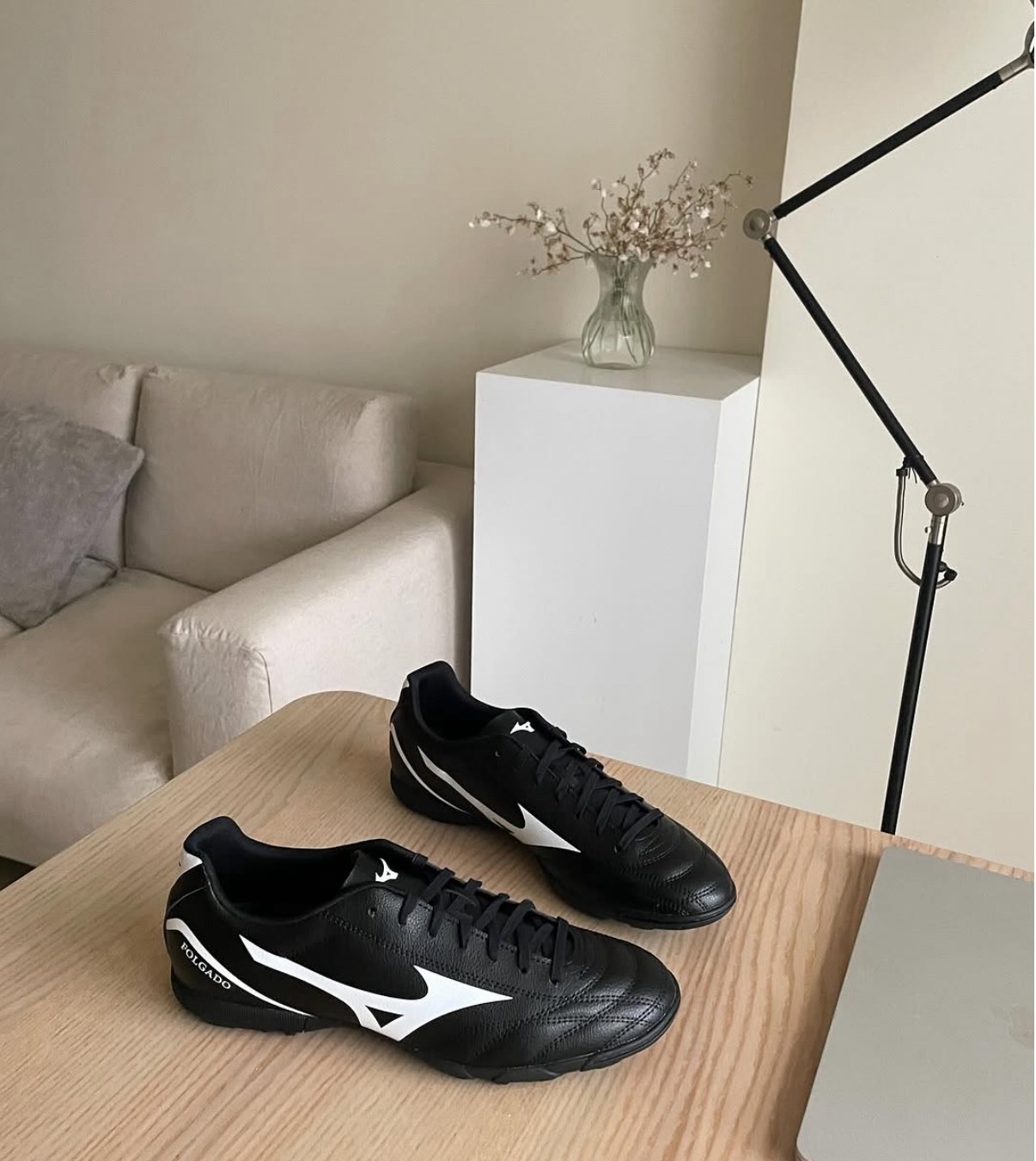 Mizuno 膠釘足球鞋 男 黑白 寬楦款 減震耐磨 實戰訓練鞋 圓頭球鞋 AG短釘 室外足球鞋 日本美津濃 男生踢球鞋 穿搭球鞋P1GA189301