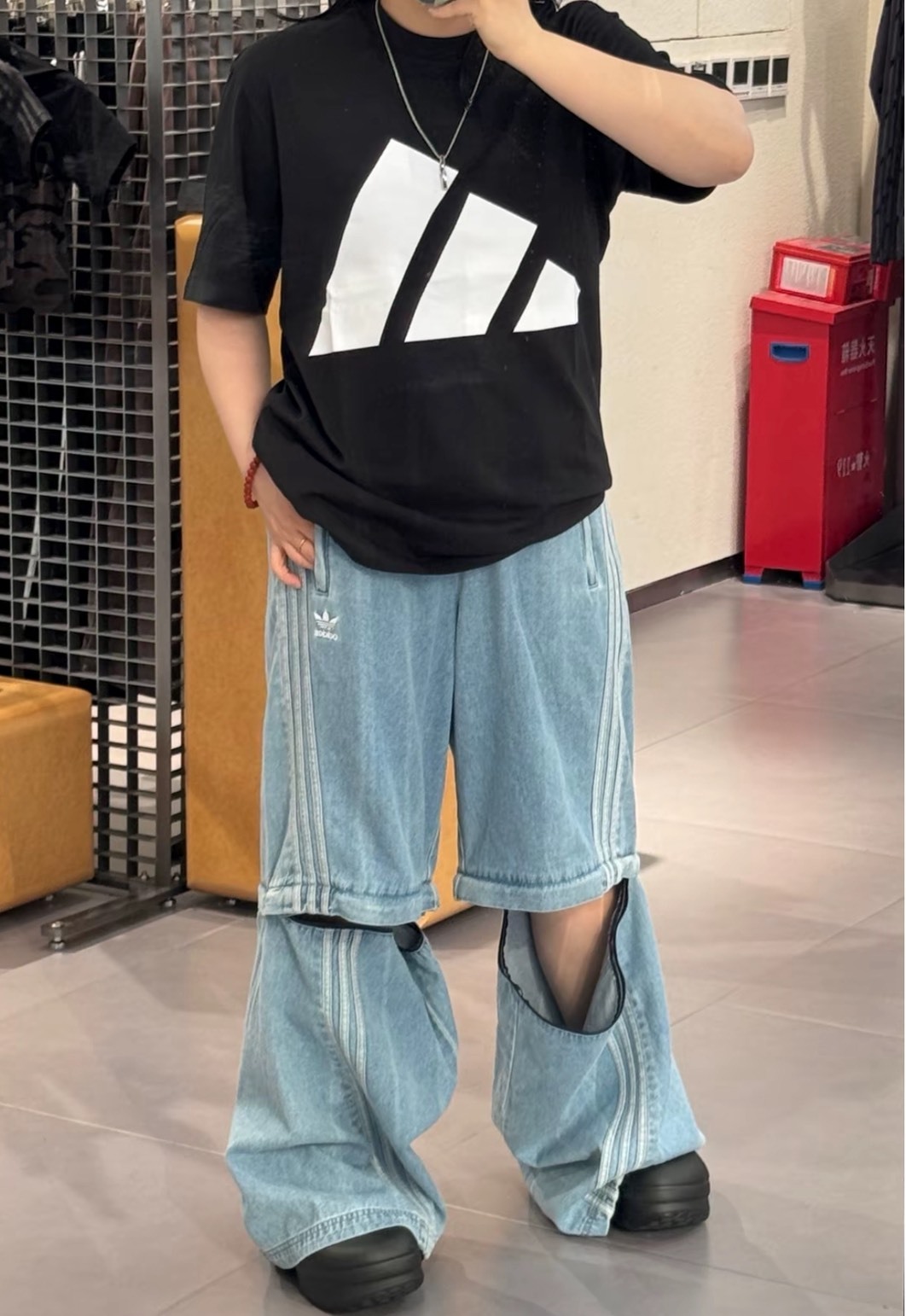 adidas 可拆式 牛仔運動褲 淺藍色 男女同款 寬鬆側條牛仔褲 三葉草褲 復古工裝 街頭風 百搭褲  新款