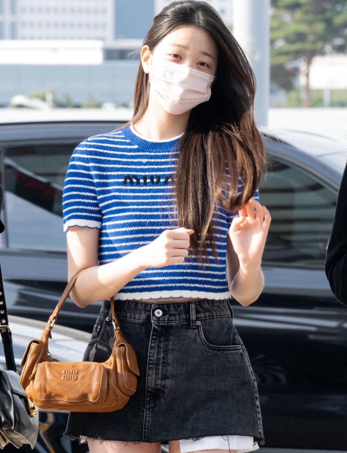 MIU MIU  Pocket 壓紋皮革包 女款 棕色 單肩手提包 立體徽標 拉鍊開口 設計師包 歐美精品 質感小包 張員瑛同款