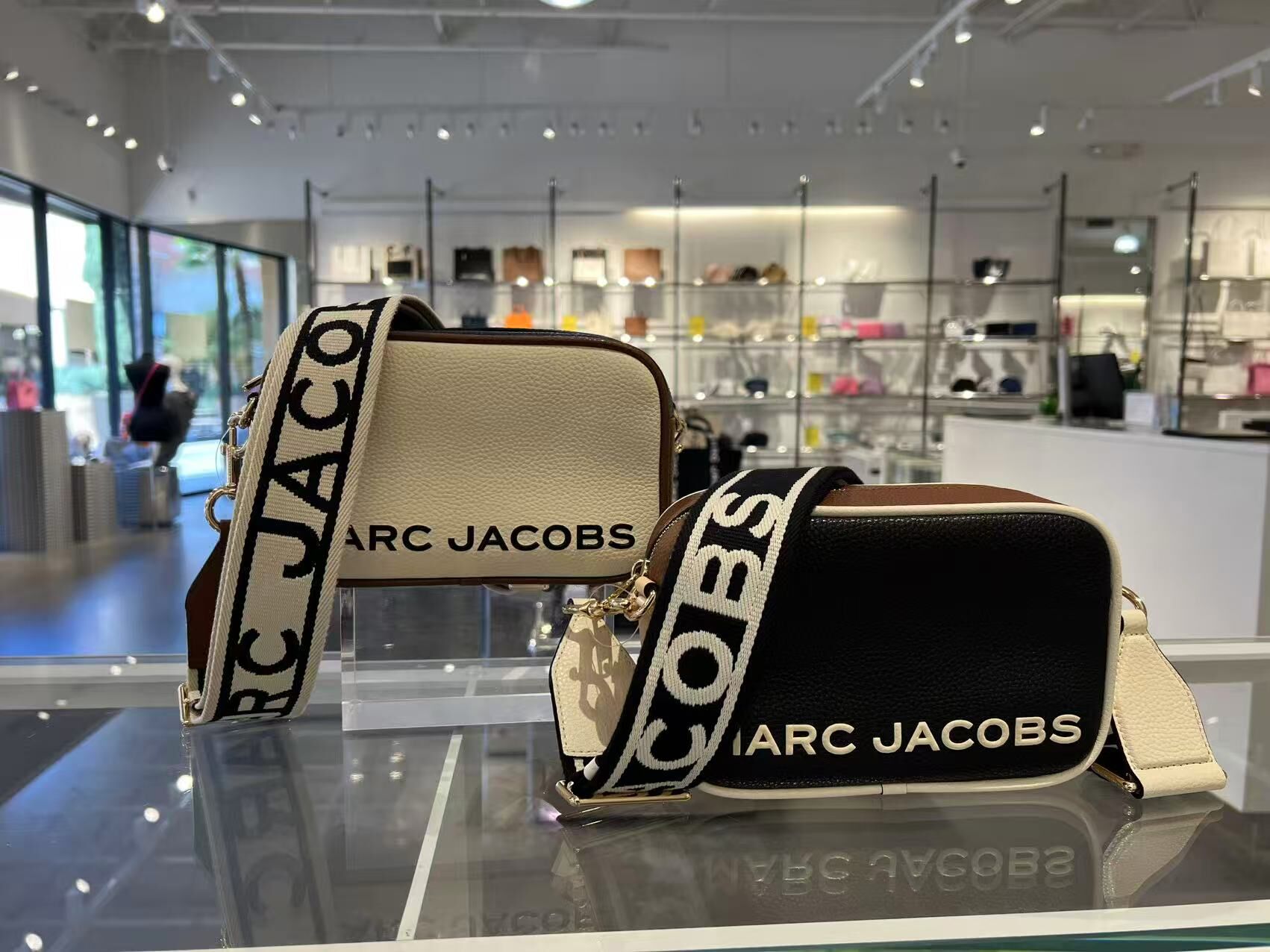【現貨】Marc Jacobs G060617 拼色粗帶相機包