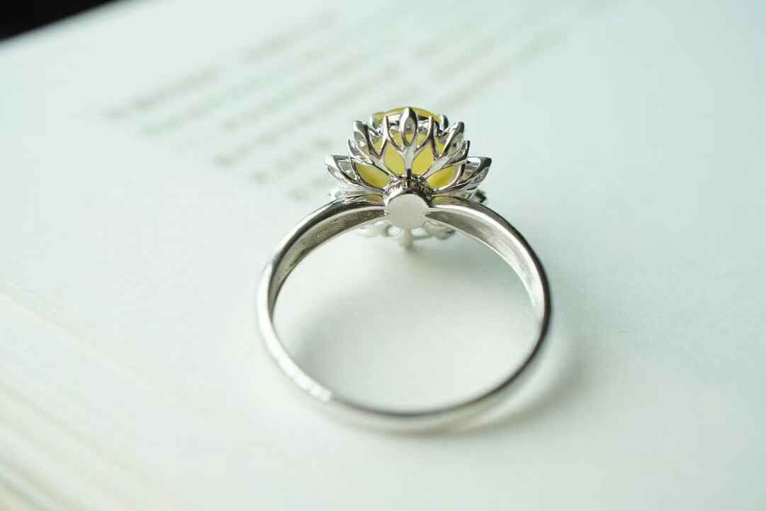 529830 翡翠冰黃翡蛋面戒指