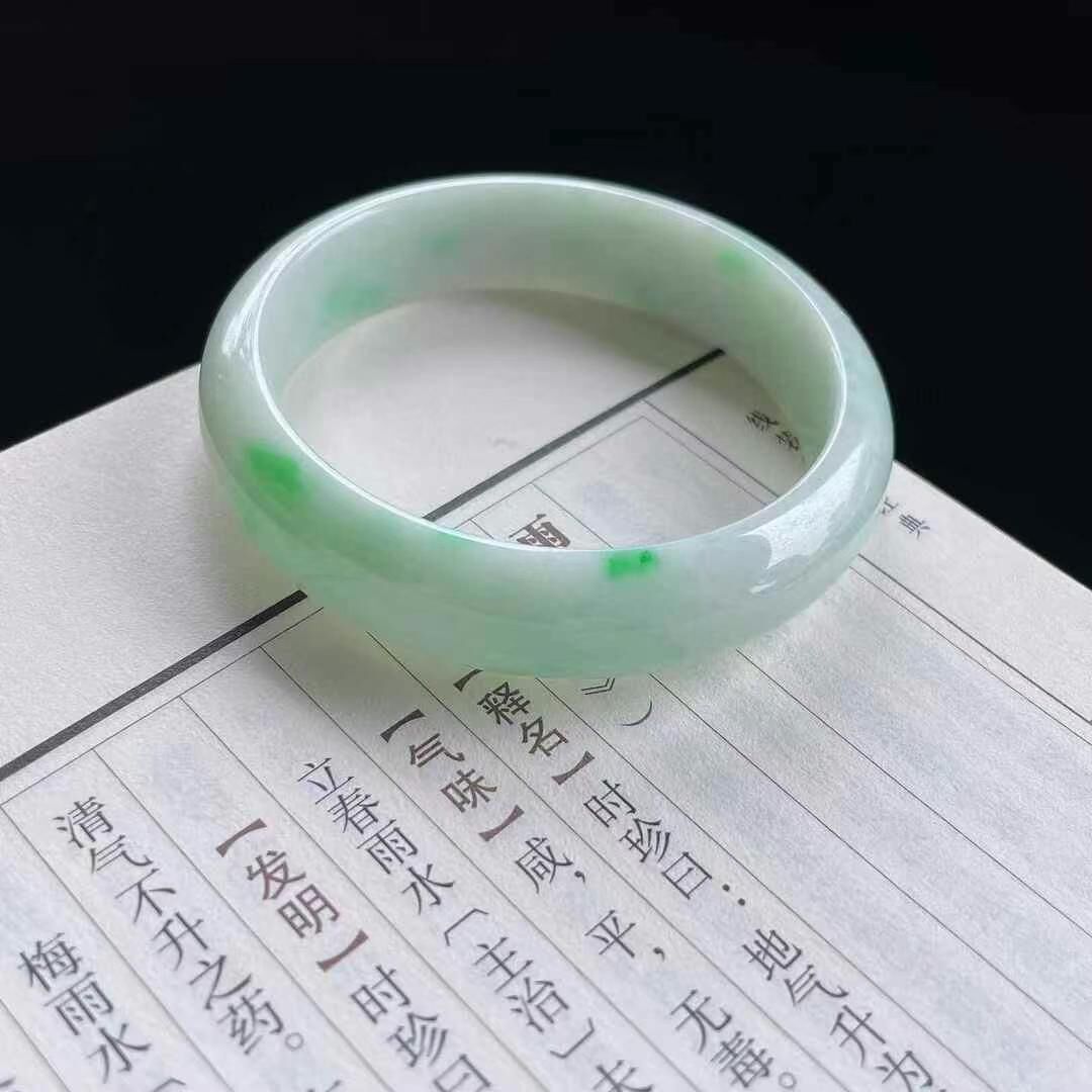 529958 57.5mm細糯飄綠翡翠手鐲 (56-58)