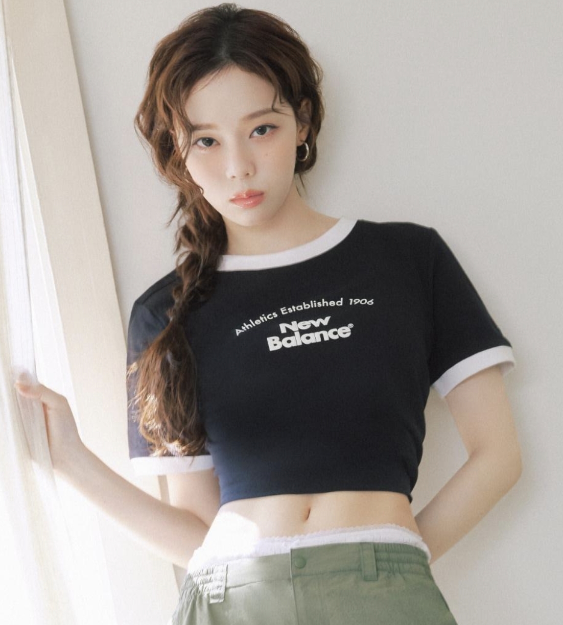 【OWN】New Balance 短袖上衣 Aespa Winter 同款 短版 休閒 1906 限定 短TEE 女版 黑白