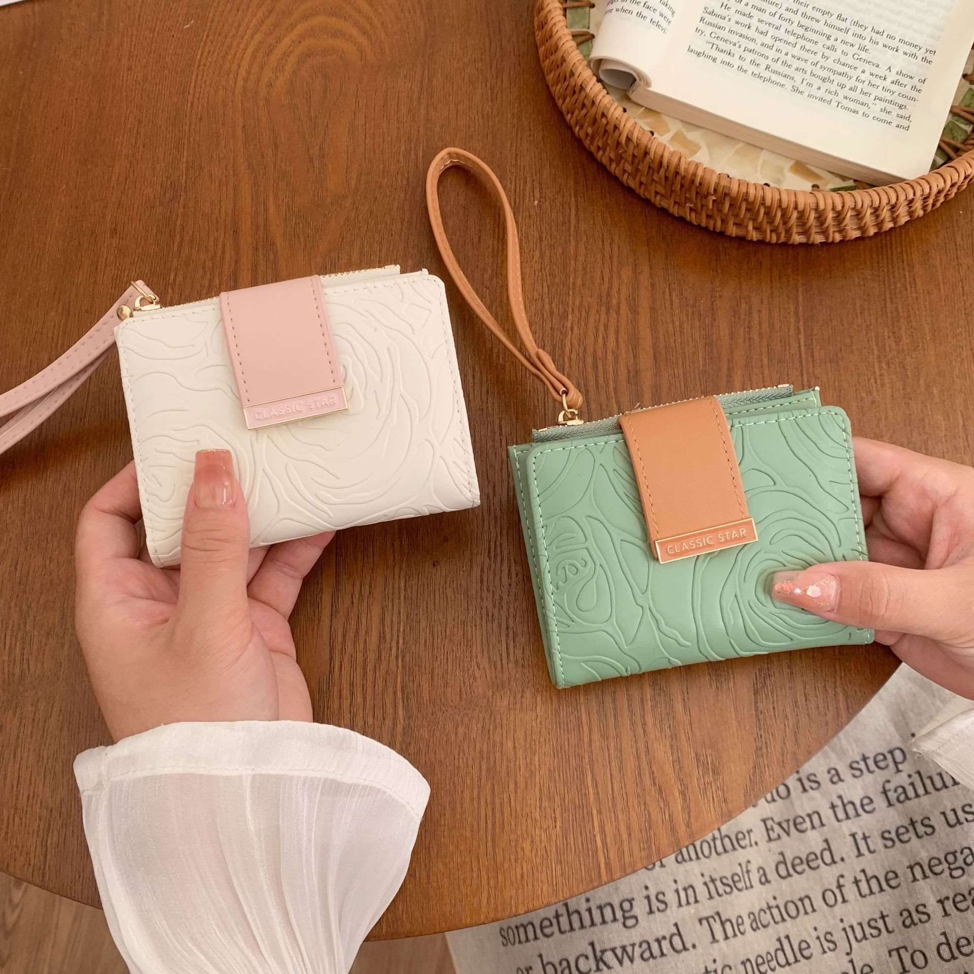 Rose Pattern Colorblock Zipper Short Wallet