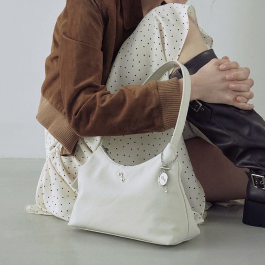 <韓國代購> MUCU AND EBONY FLOATY BAG