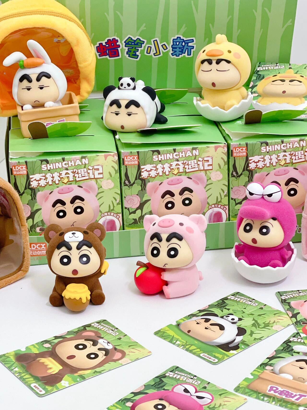 蠟筆小新 正版授權 森林奇遇記 植絨公仔 小動物 公仔 吊飾 附娃包 貼紙 6+1款/預購