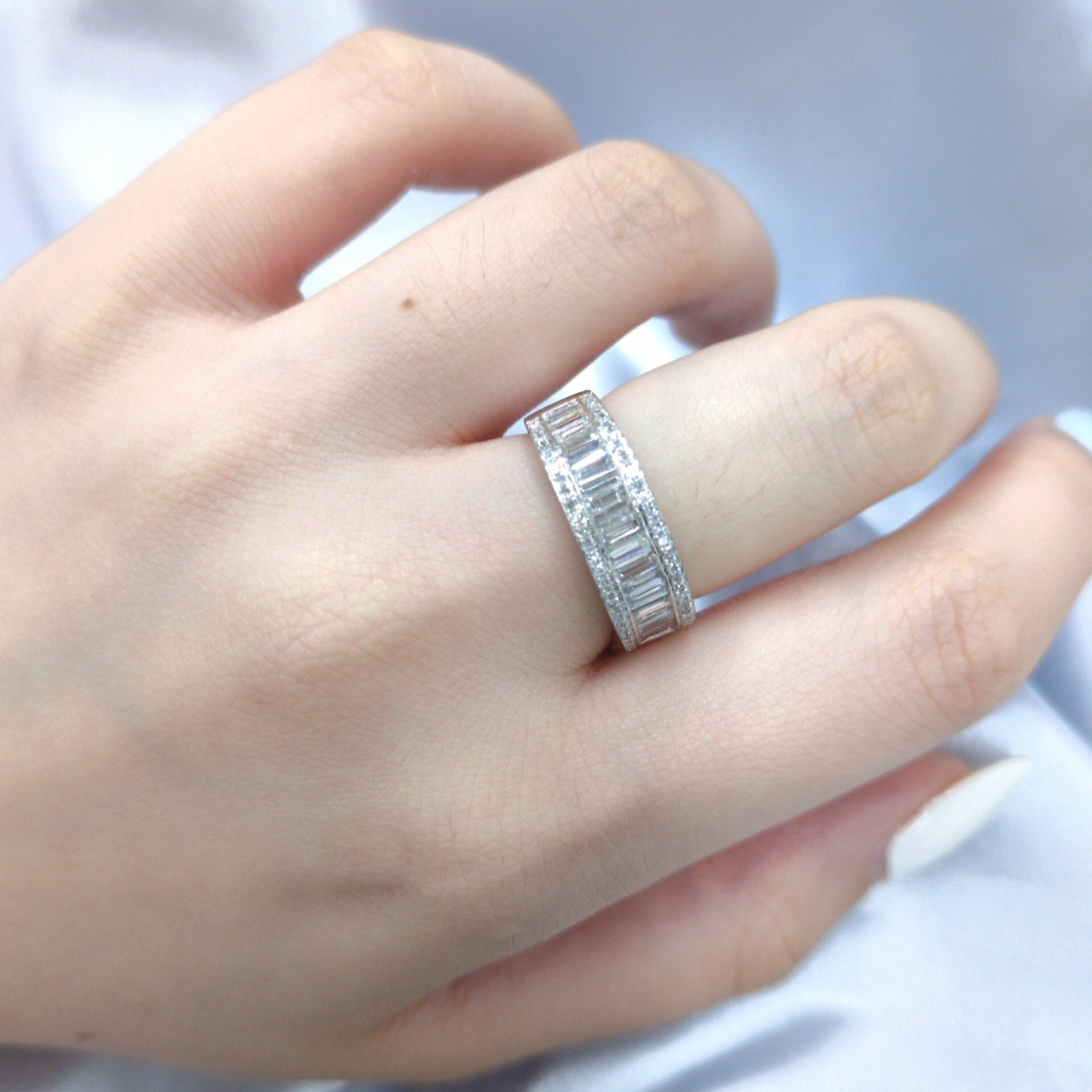 18K White Gold 1.88ct Baguette Cut Diamond Ring