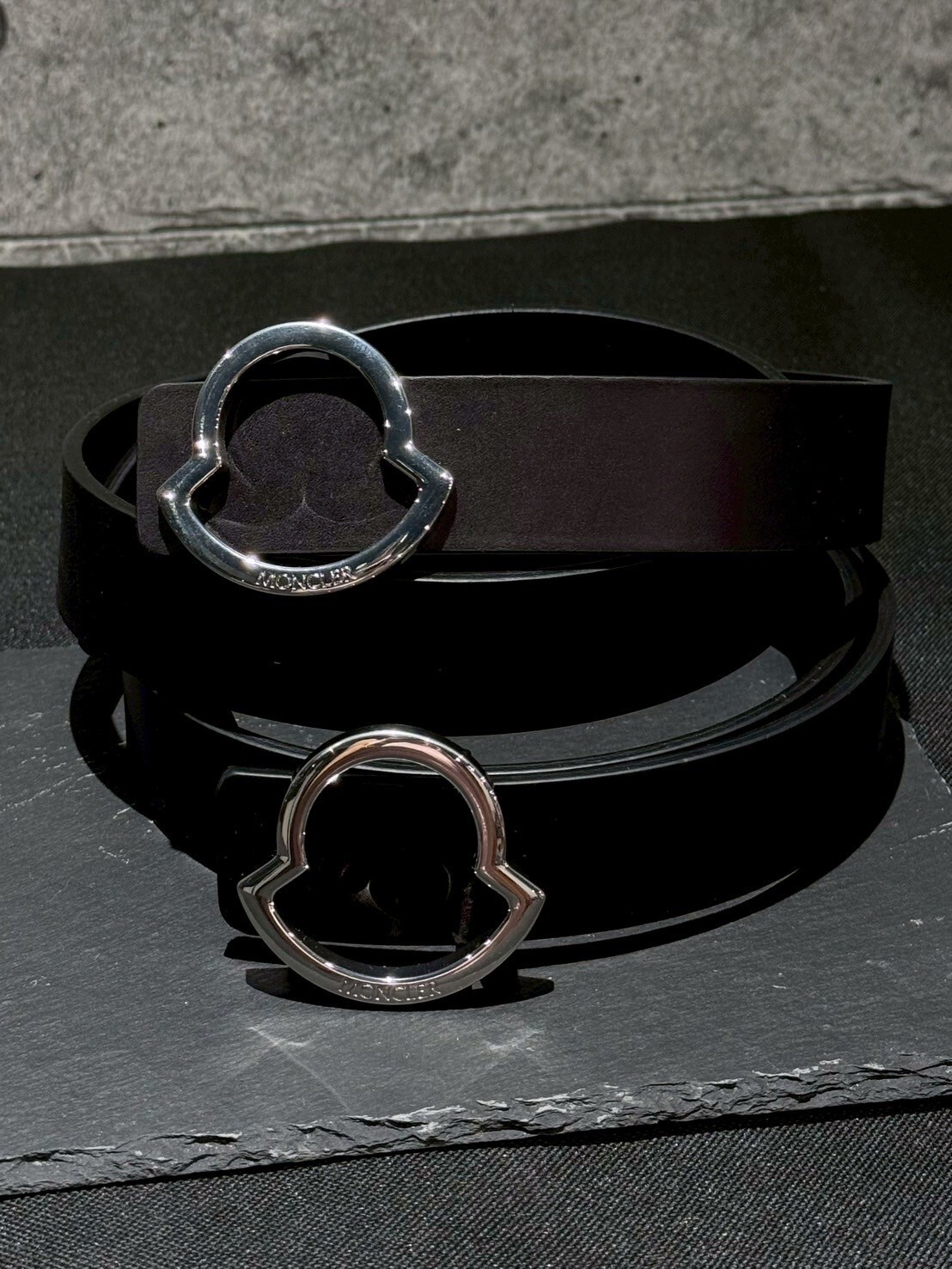 現貨折扣 MONCLER 銀頭Logo黑色皮帶