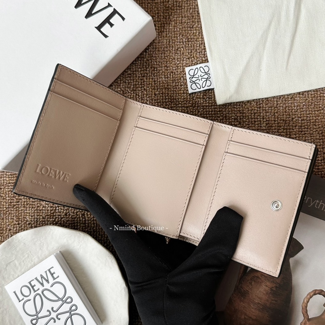 LOEWE Anagram Trifold Wallet In Pebble Grained Calfskin / Sand