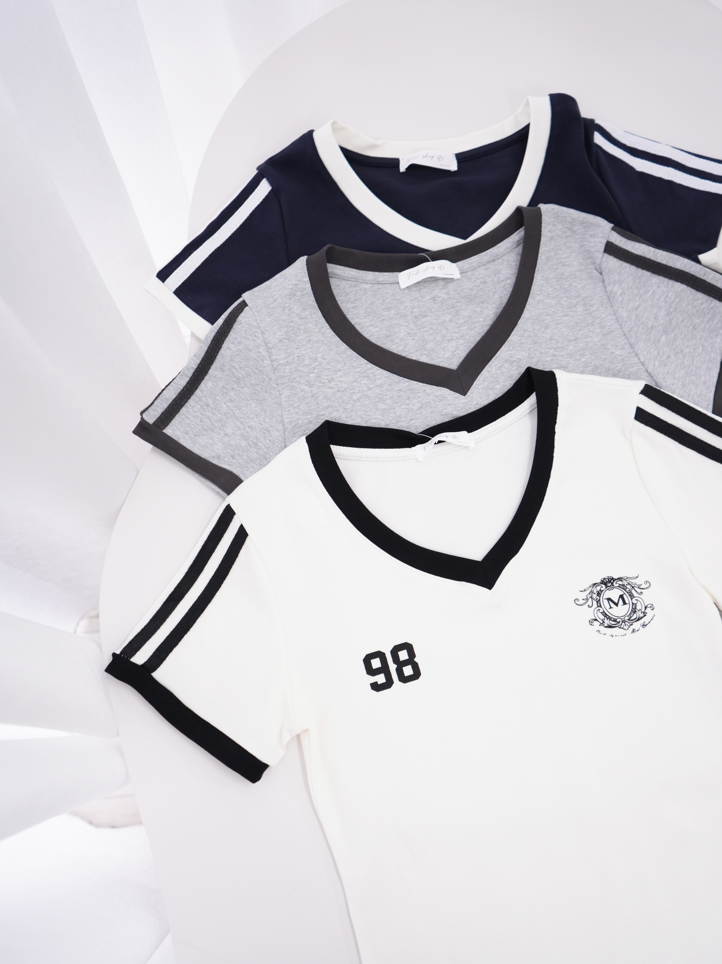 法朵Fado shop｜V領印花撞色短棉T 0213159