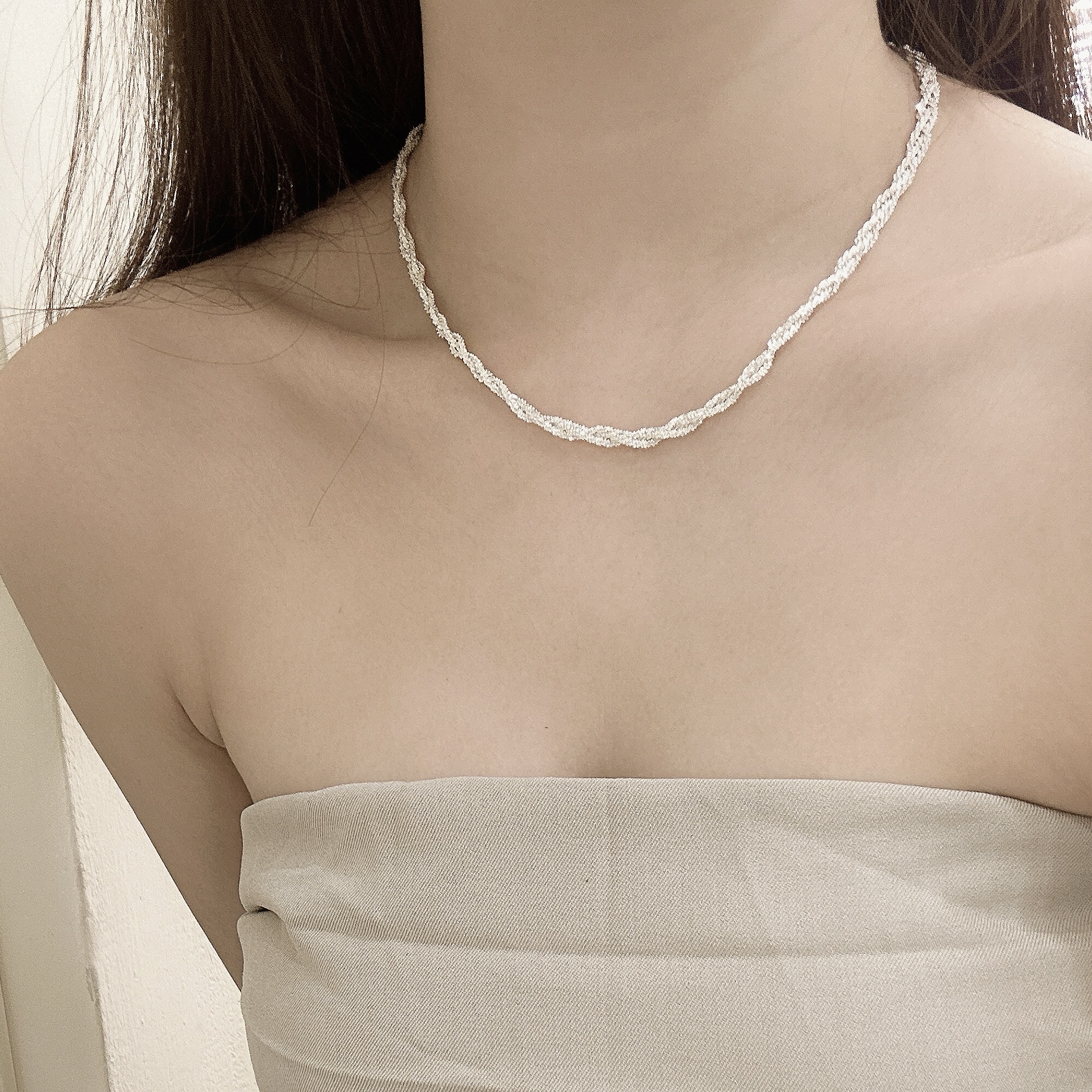 D16三線波光粼粼頸鏈