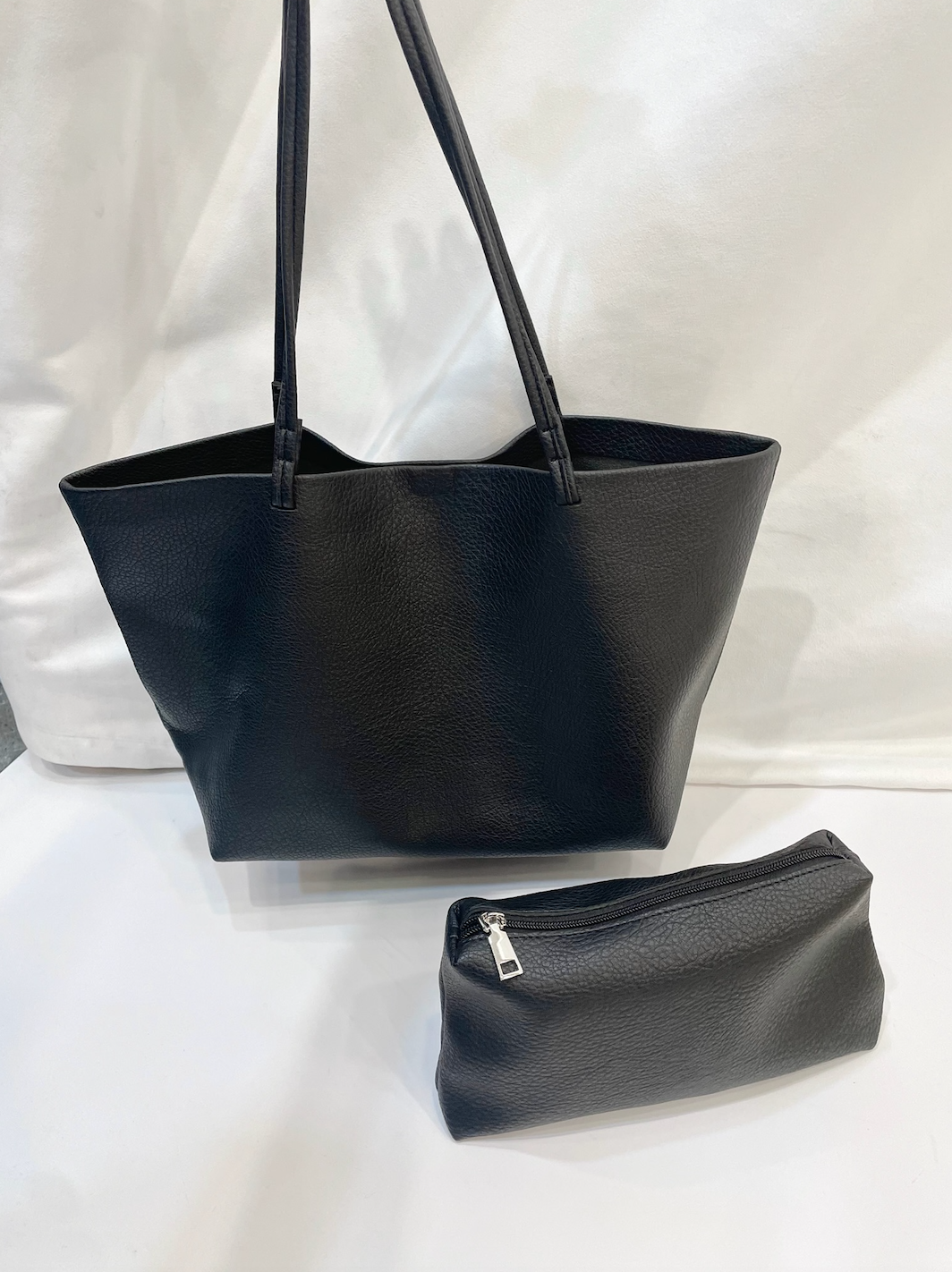 軟皮革大容量肩背包