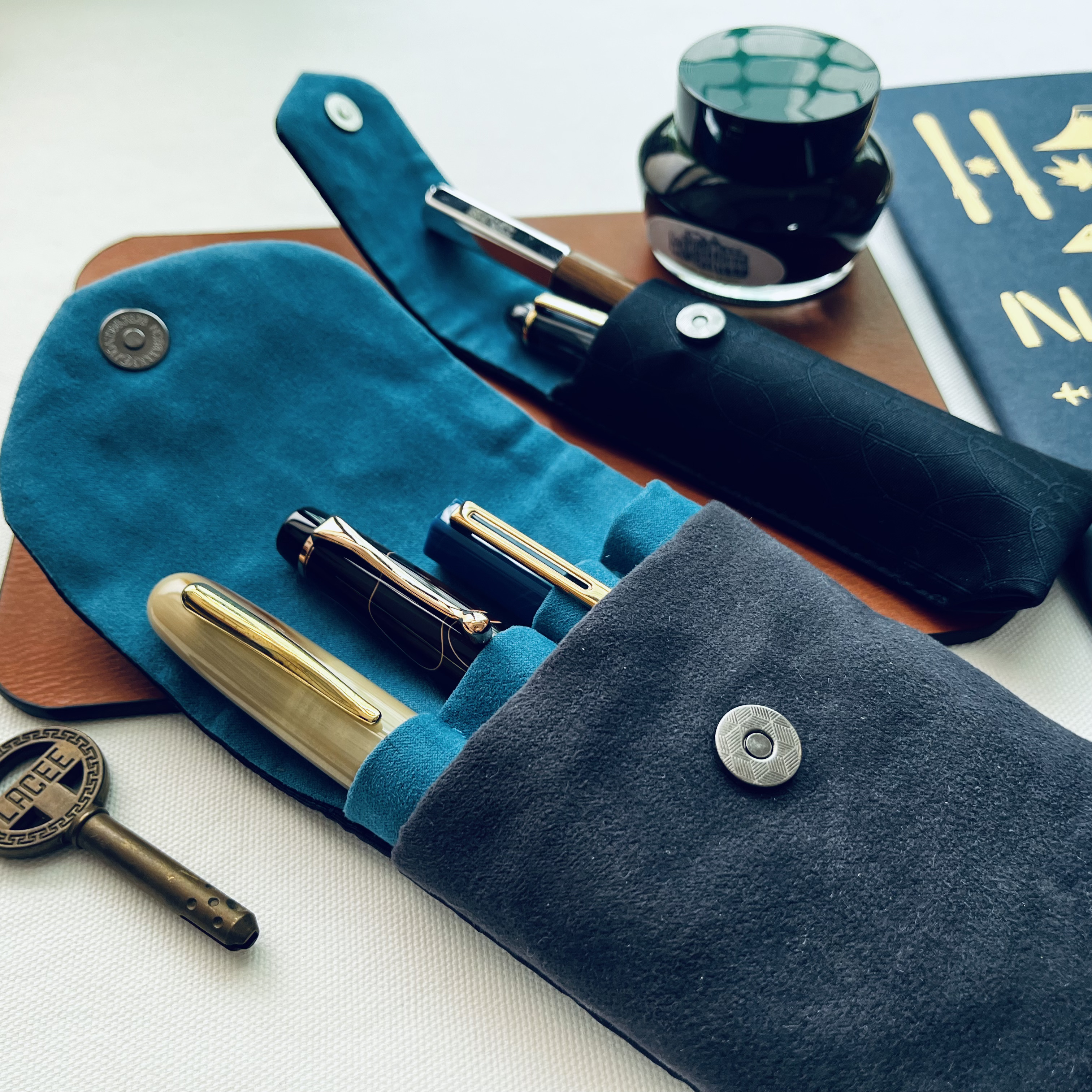 Kyokuhaku 上掀鋼筆袋 經典