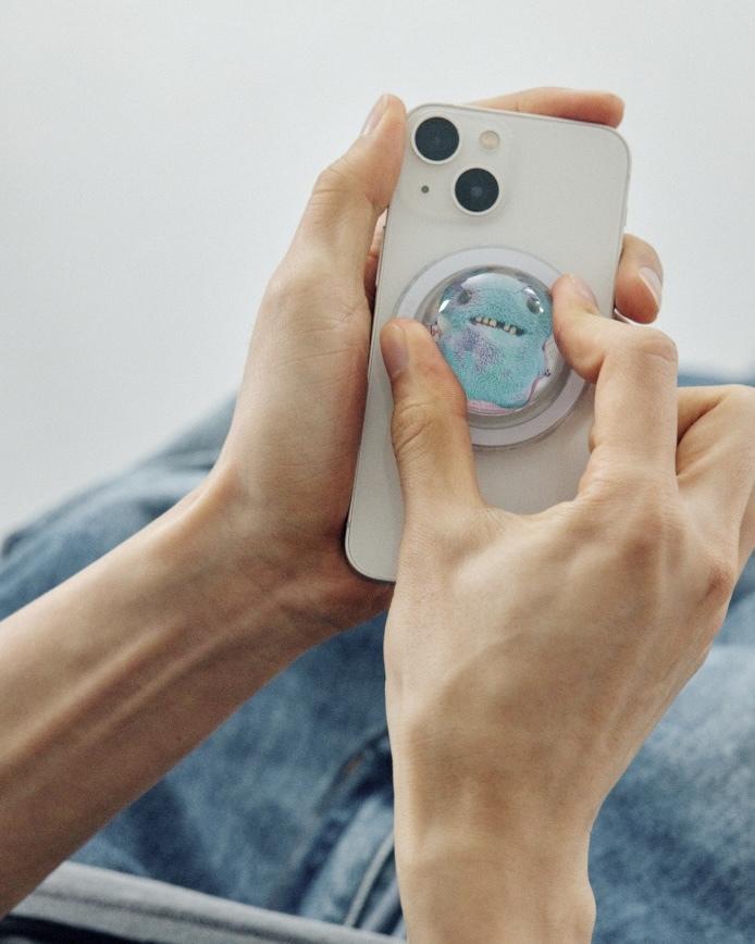 FUGGLER Magsafe Half Smart Tok 牙齒怪 放克牙寶 手機支架 / 預購