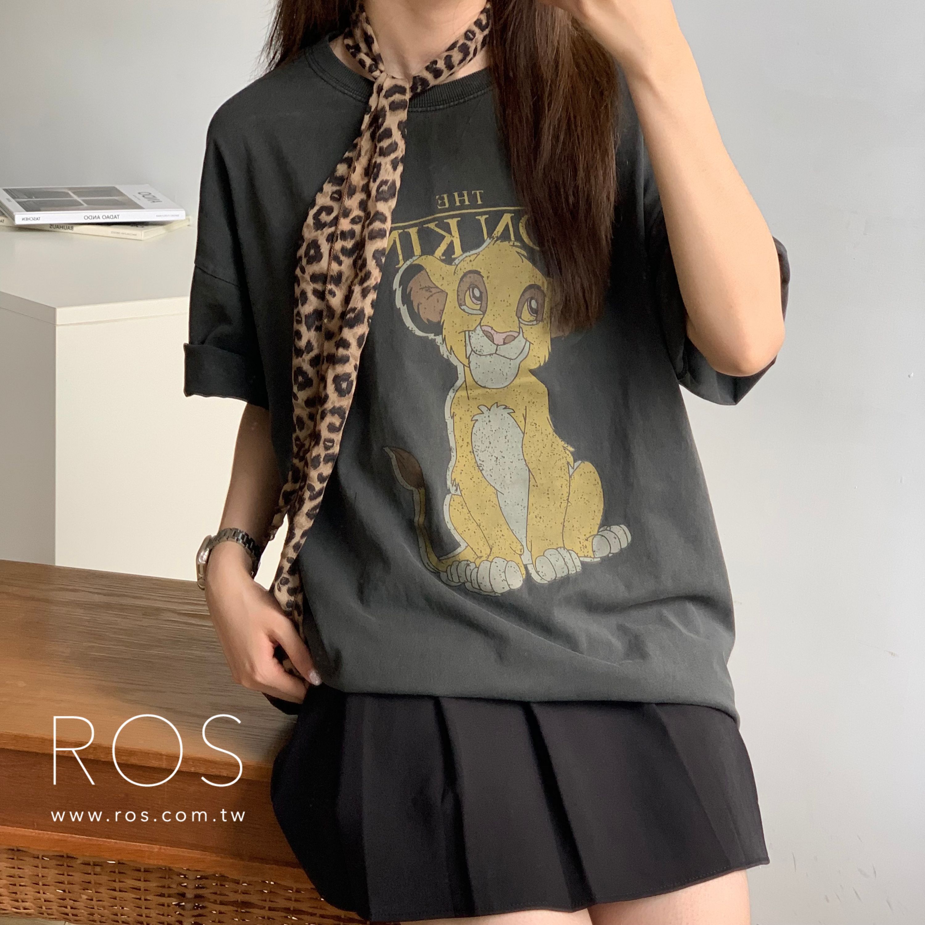 The Lion King 辛巴仿舊圖T 鐵灰