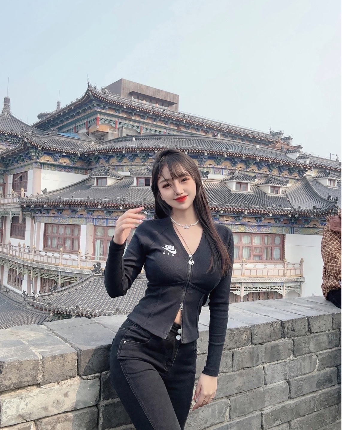 Nike 女款 黑色雙拉鍊開襟外套 魚骨夾克 刺繡Logo 運動休閒風 百搭夾克 Jun25