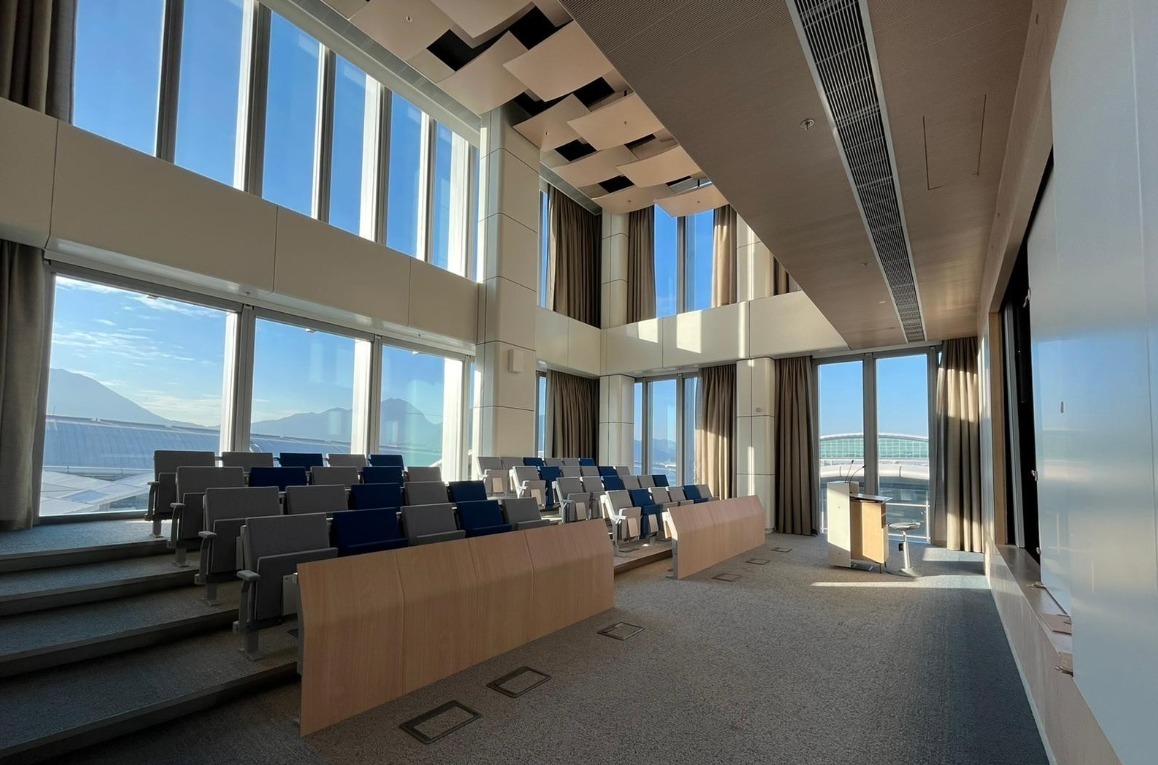 (高樓底）供應人手噴防火漆在木及布 物料上（包括251證書）