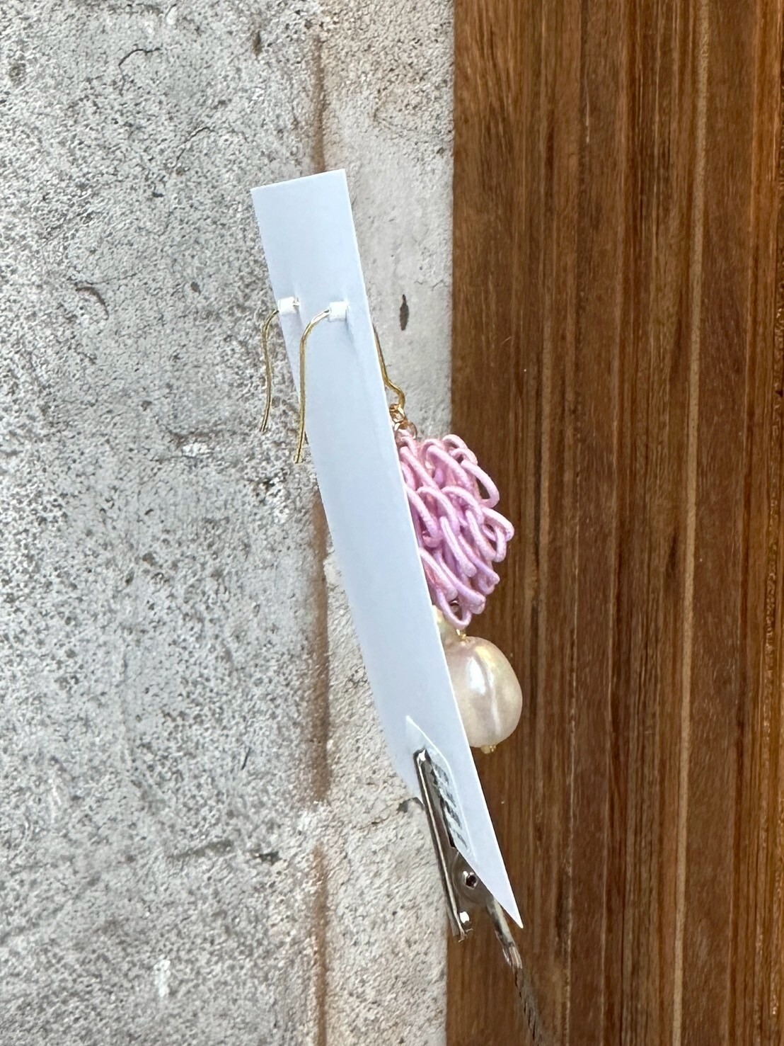 [TUMUGI] 水引絨球花x淡水珍珠耳環 | 粉紫色 | 耳針 | NO.139