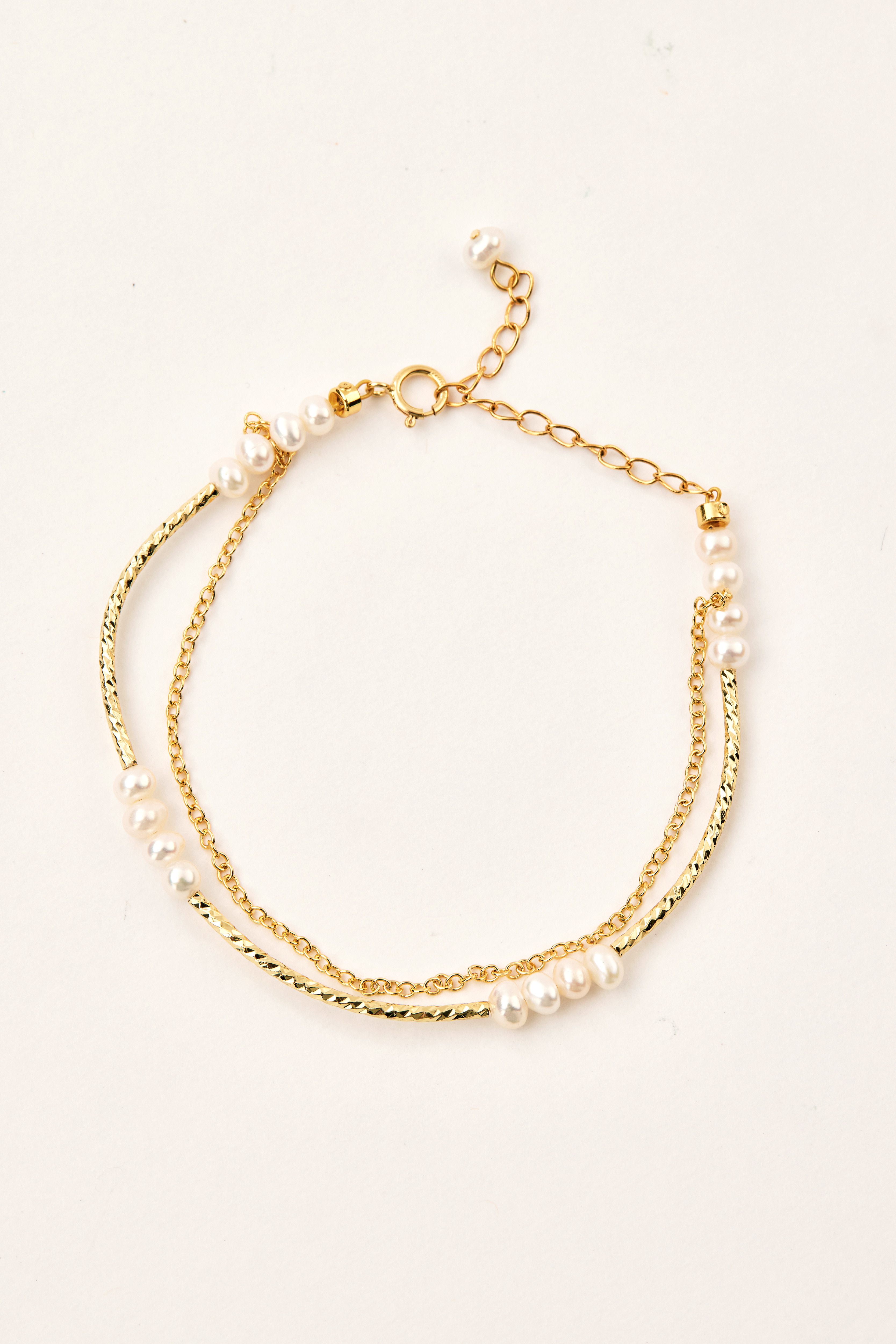 雙鍊結構清晰可見，強調層次細節