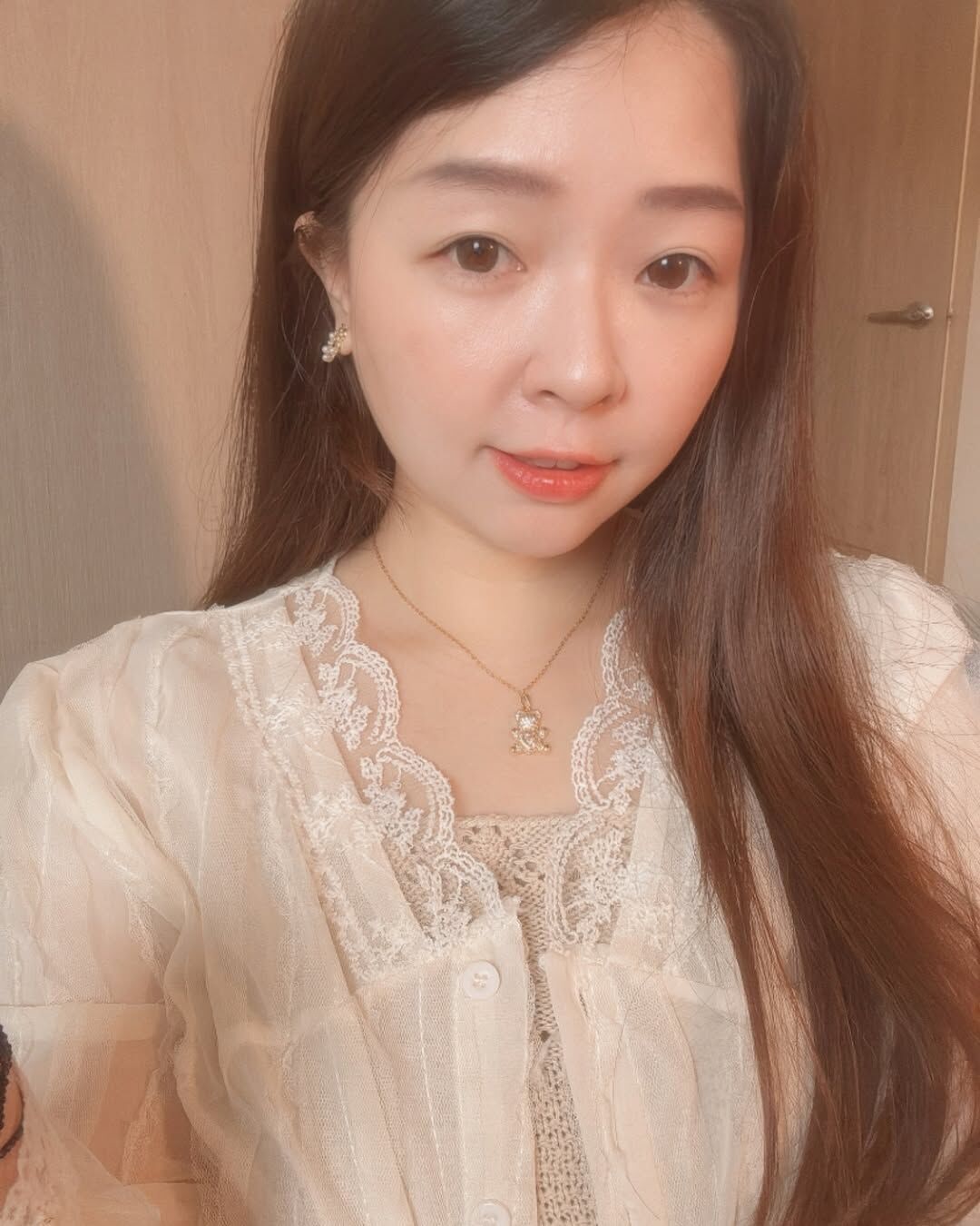 溫柔可愛的鑲鑽小熊，心是粉紅色的🩷 想一直抱著的hunny bear🍯‎♡⃛ ̖- 像從小最喜歡的那個娃娃𝜗𝜚 .ᐟ 在這個夏日送給親愛的的他/她巴(⁎⁍̴̛ᴗ⁍̴̛⁎)  - - - - - ■ N41 Be my hunny bear🧸 - 316L  ౨ৎ 𝙞𝙣𝙛𝙤. ౨ৎ ⟡ 材質：𝟥𝟣𝟨𝖫醫療鋼 ⟡ 顏色：金色、銀色 ⟡ 商品尺寸：項鍊鍊長 𝟦𝟢 ㎝ + 延長鏈 𝟧 ㎝ ㅣ手工測量ㅣ誤差± 𝟤 ㎝