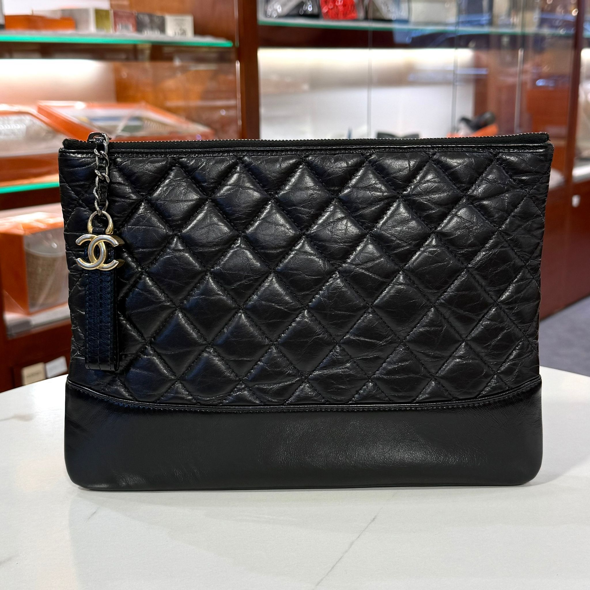 99%NEW二手CHANEL手拿包 A84287 黑色菱格牛皮/復古扣 Gabrielle Pouch#香榭站正品