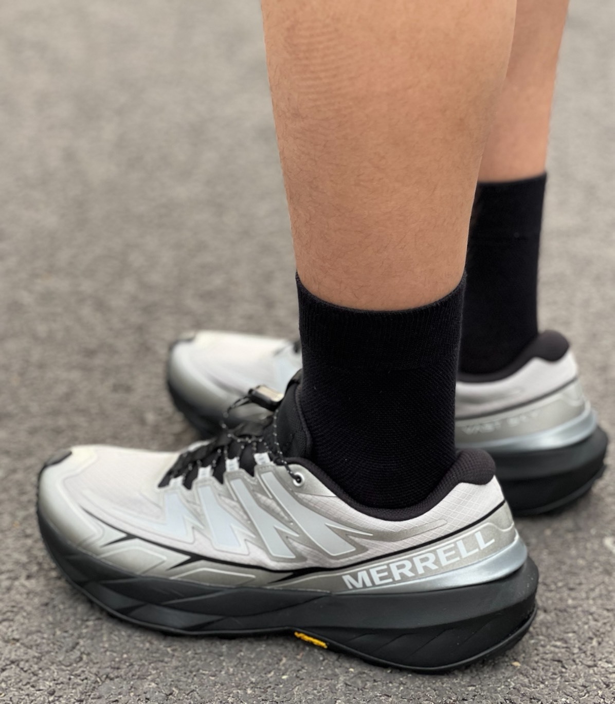 MERRELL 邁樂 VAST SKY 越野跑鞋 灰銀色 戶外機能鞋 舒適減震 防滑耐磨 透氣輕量 男女同款 登山鞋 運動鞋