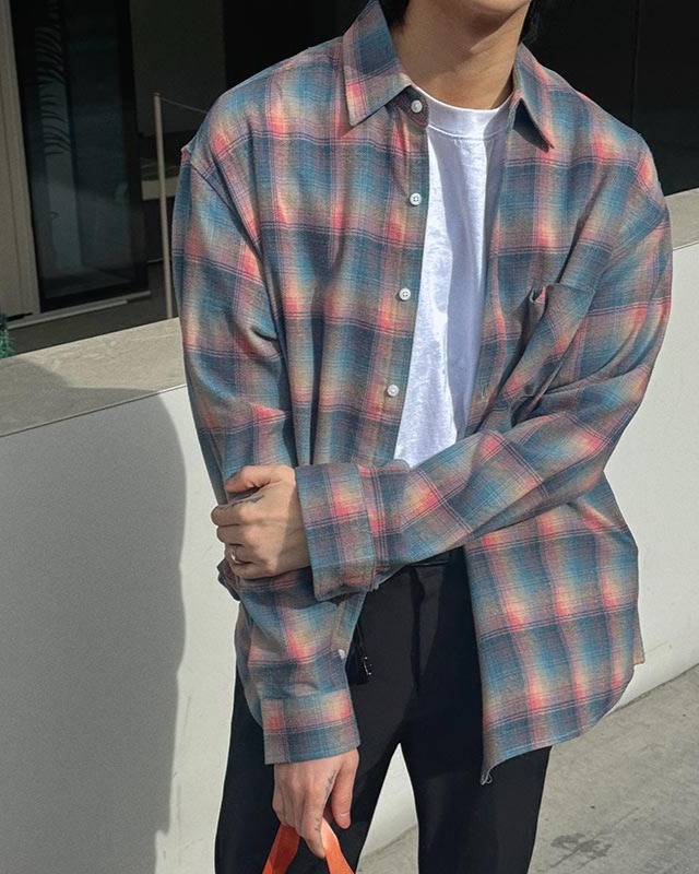 極光寬鬆版型格紋襯衫