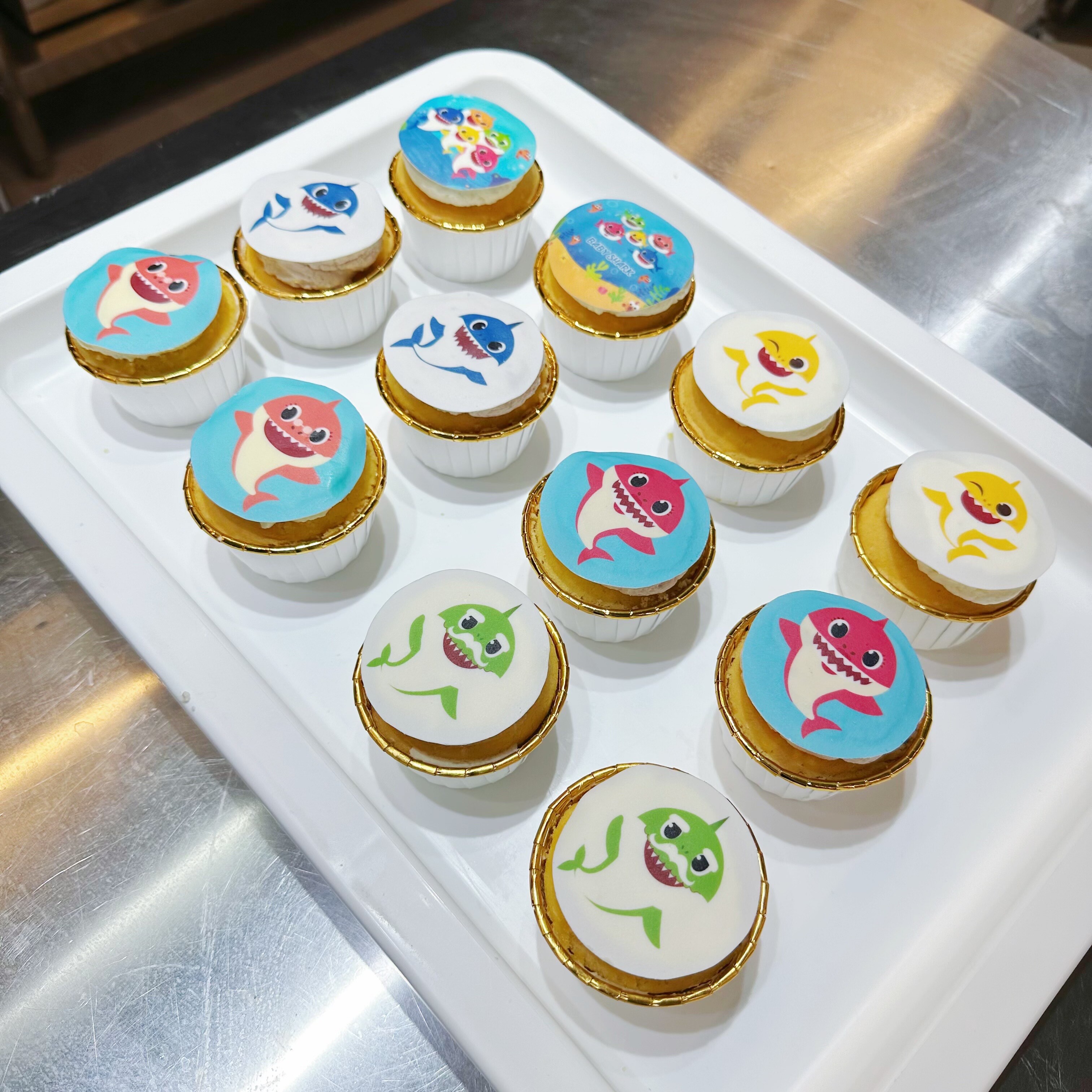 來圖客製Cupcakes 12 個 (L size) (請提前十四天預訂）