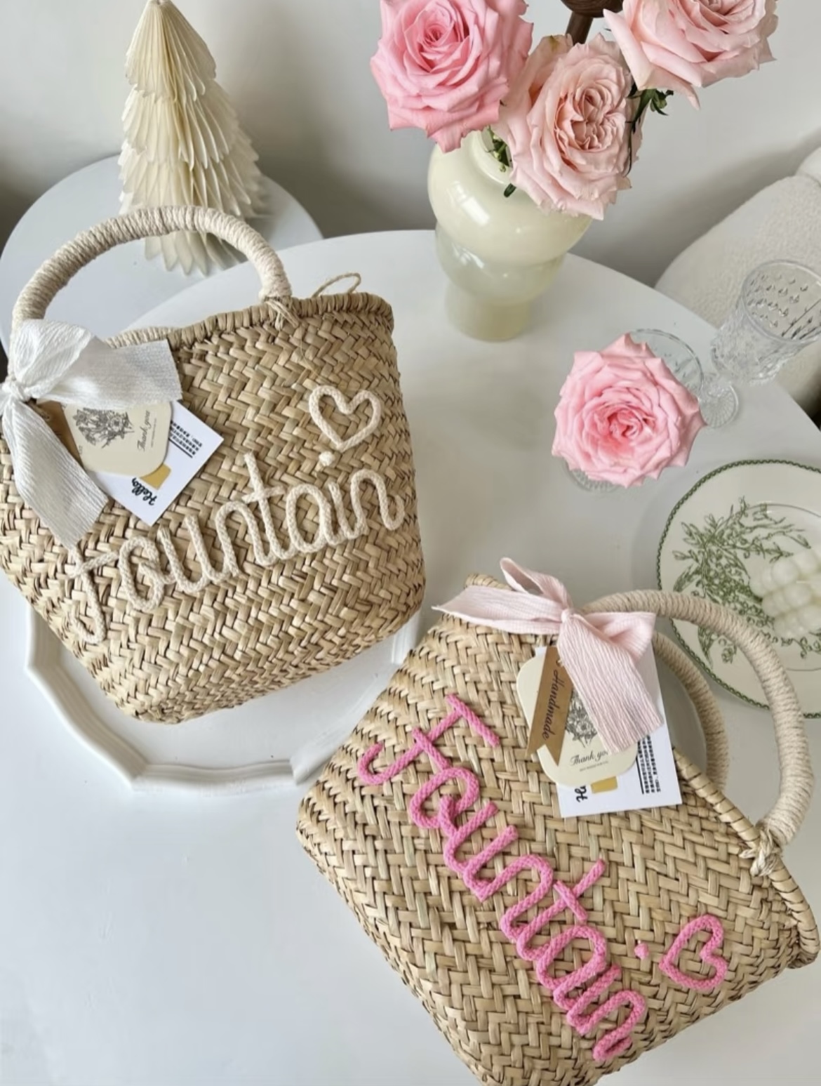 𝐊𝐫.𝐈𝐀𝐌 x 𝐓𝐡𝐚𝐢𝐥𝐚𝐧𝐝 𝐇𝐚𝐧𝐝𝐦𝐚𝐝𝐞 繡字草編織提籃 (小號)